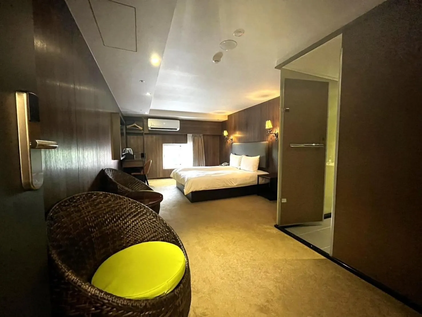 Bed in Airline Inn Ximen