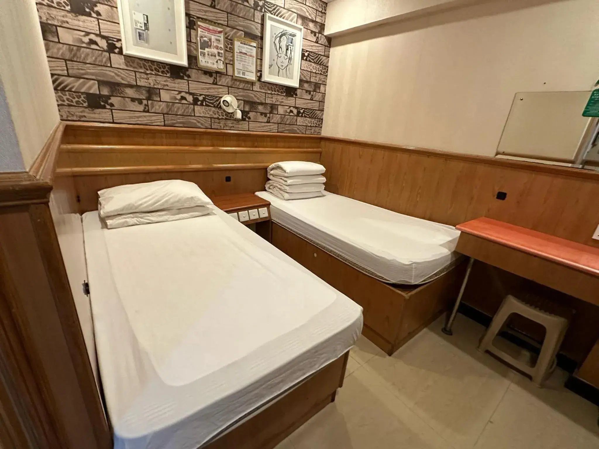 Double or Twin Room with Private Bathroom in 3D Inn Hong Kong - Dragon Double or Twin Room with Private Bathroom in 3D Inn Hong Kong - Dragon