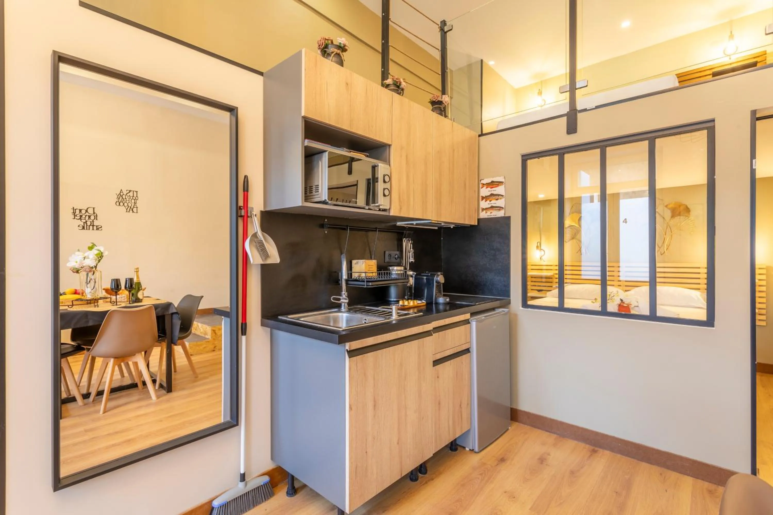 Kitchen or kitchenette in ADIRA Marseille Montgrand 2 étoiles