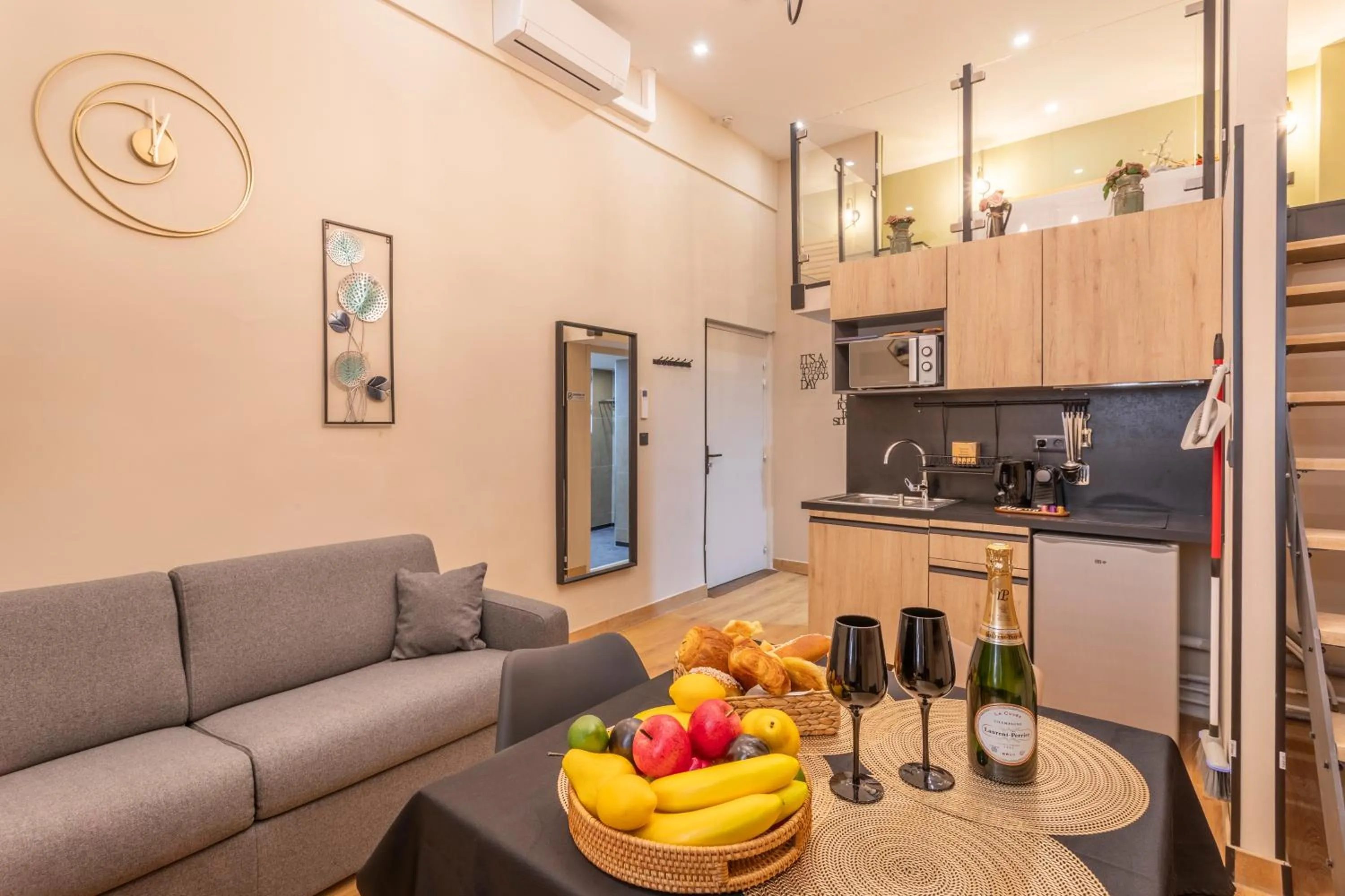 Kitchen or kitchenette in ADIRA Marseille Montgrand 2 étoiles