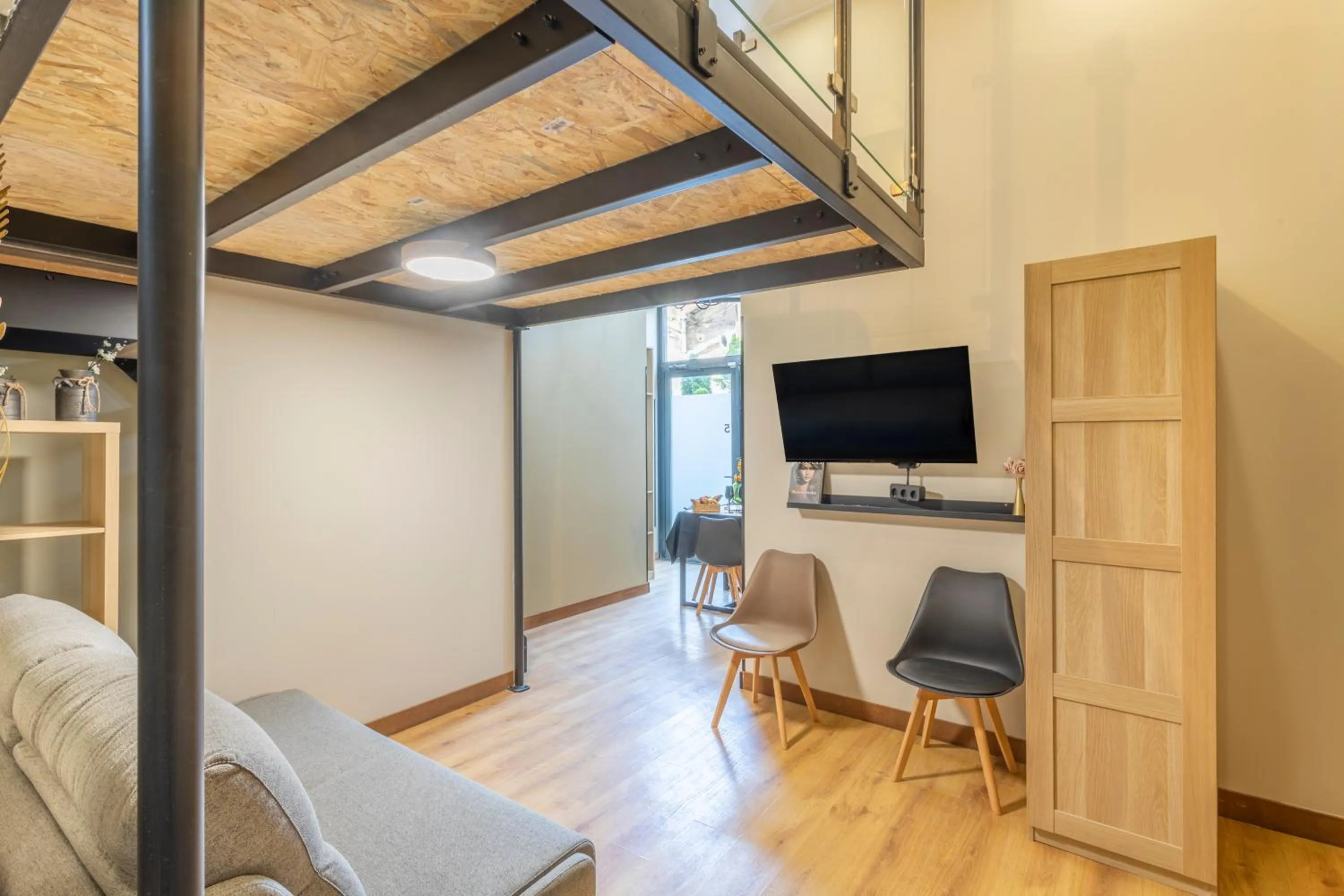 Communal lounge/ TV room in ADIRA Marseille Montgrand 2 étoiles