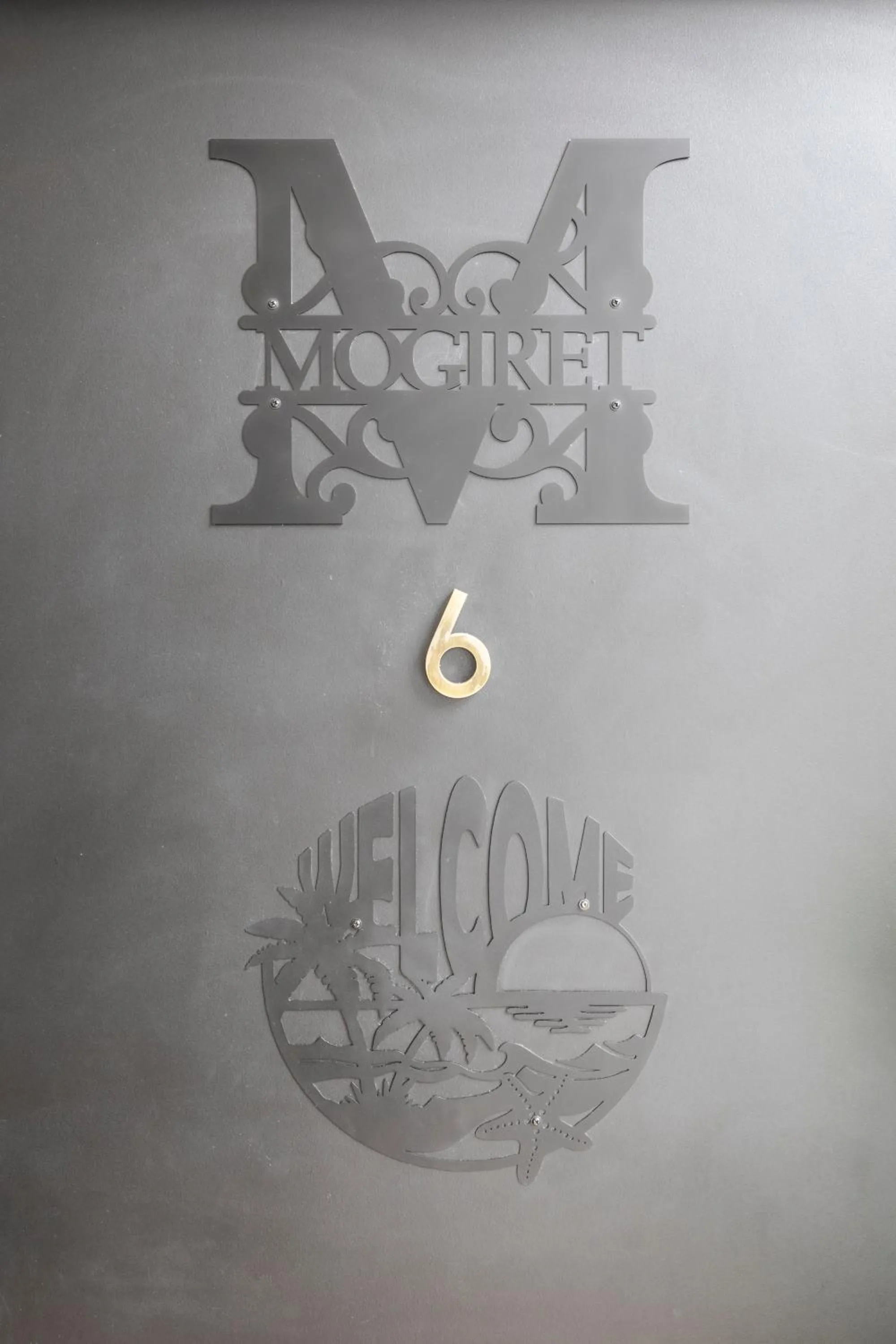 Logo/Certificate/Sign in ADIRA Marseille Montgrand 2 étoiles