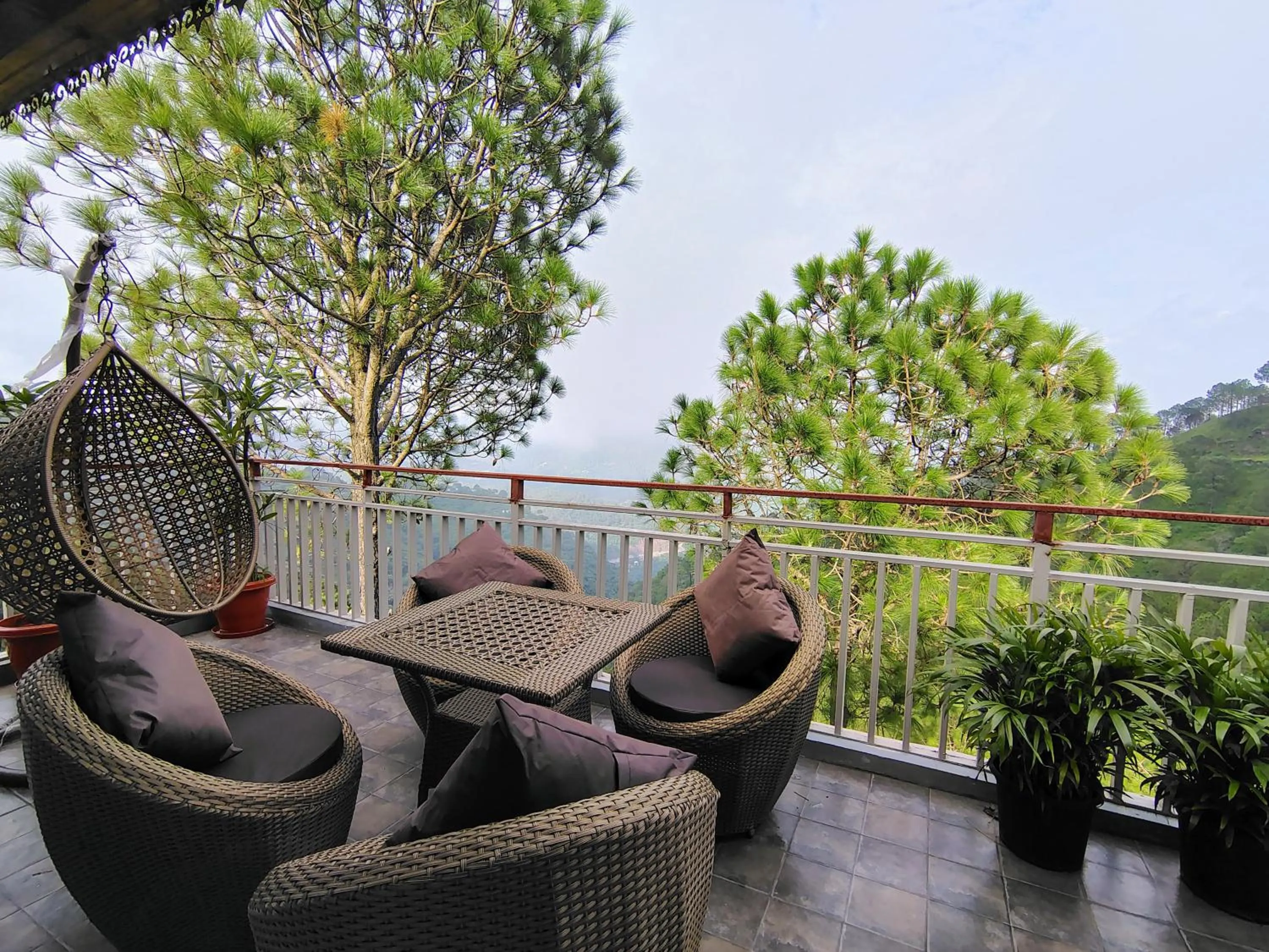 Balcony/Terrace in Pihu's Nest Kasauli