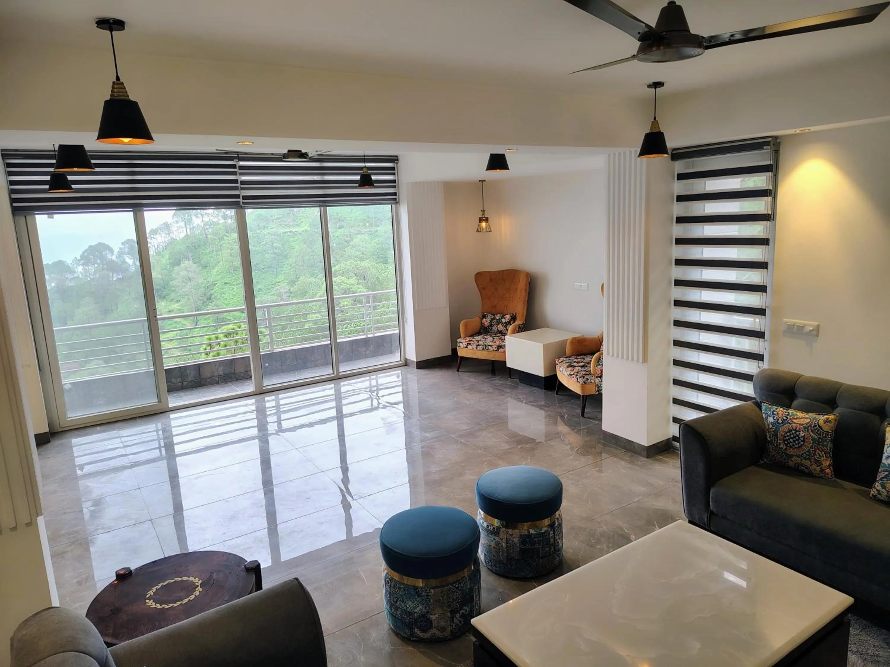 Living room in Pihu's Nest Kasauli