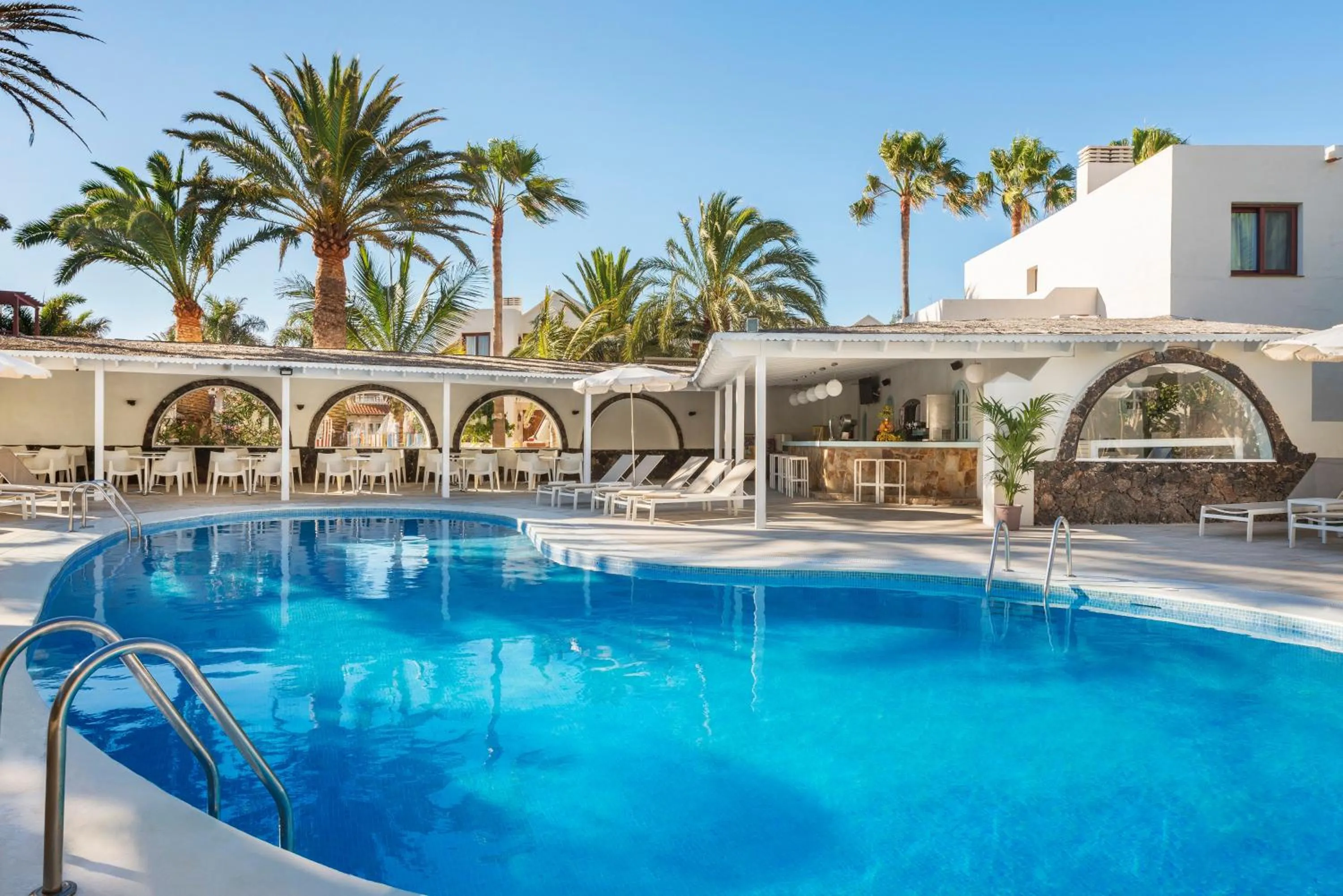 Swimming pool in Alua Suites Fuerteventura - All Inclusive