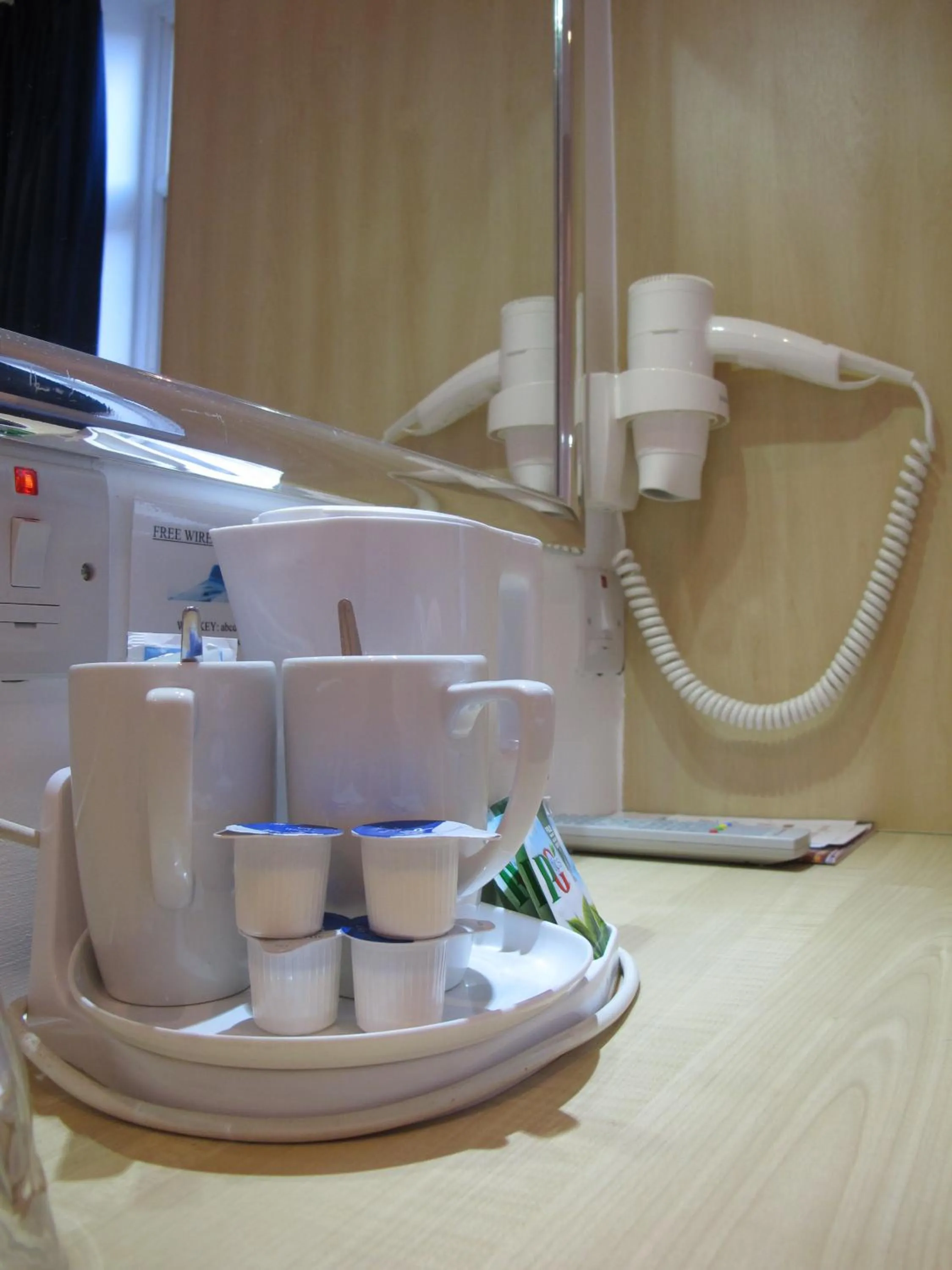 Coffee/tea facilities in Alhambra Hotel