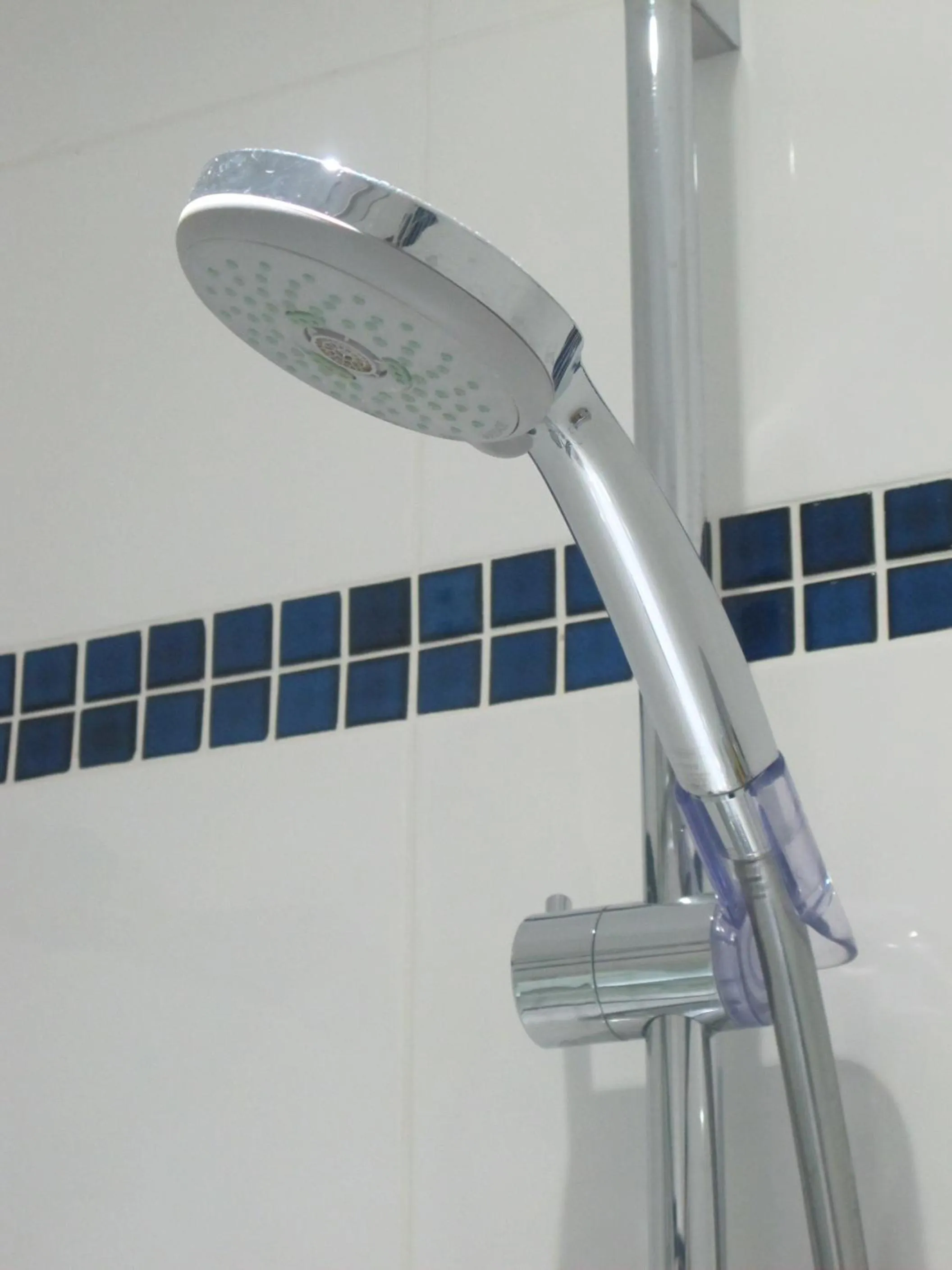 Shower in Alhambra Hotel