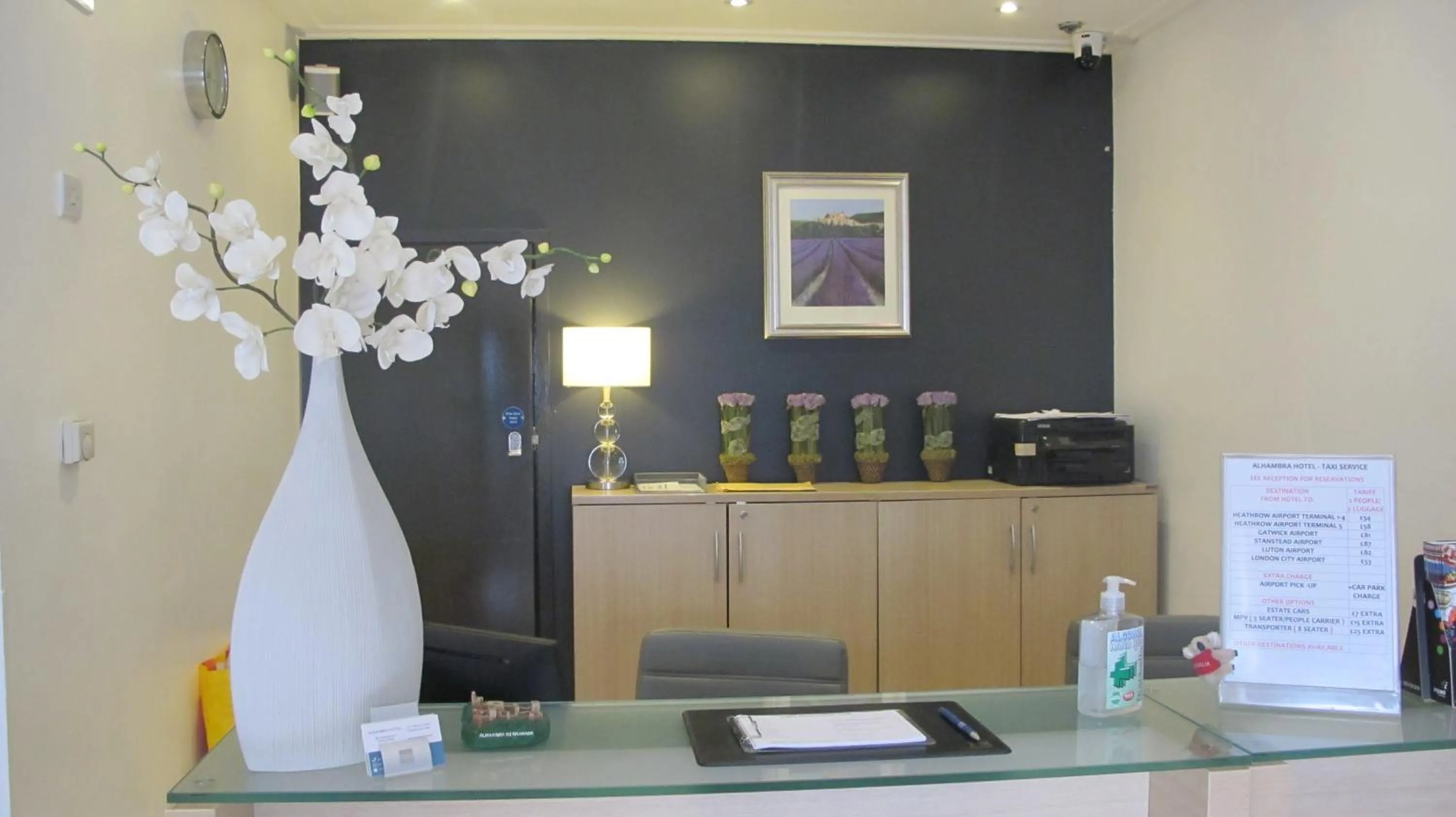 Lobby or reception in Alhambra Hotel