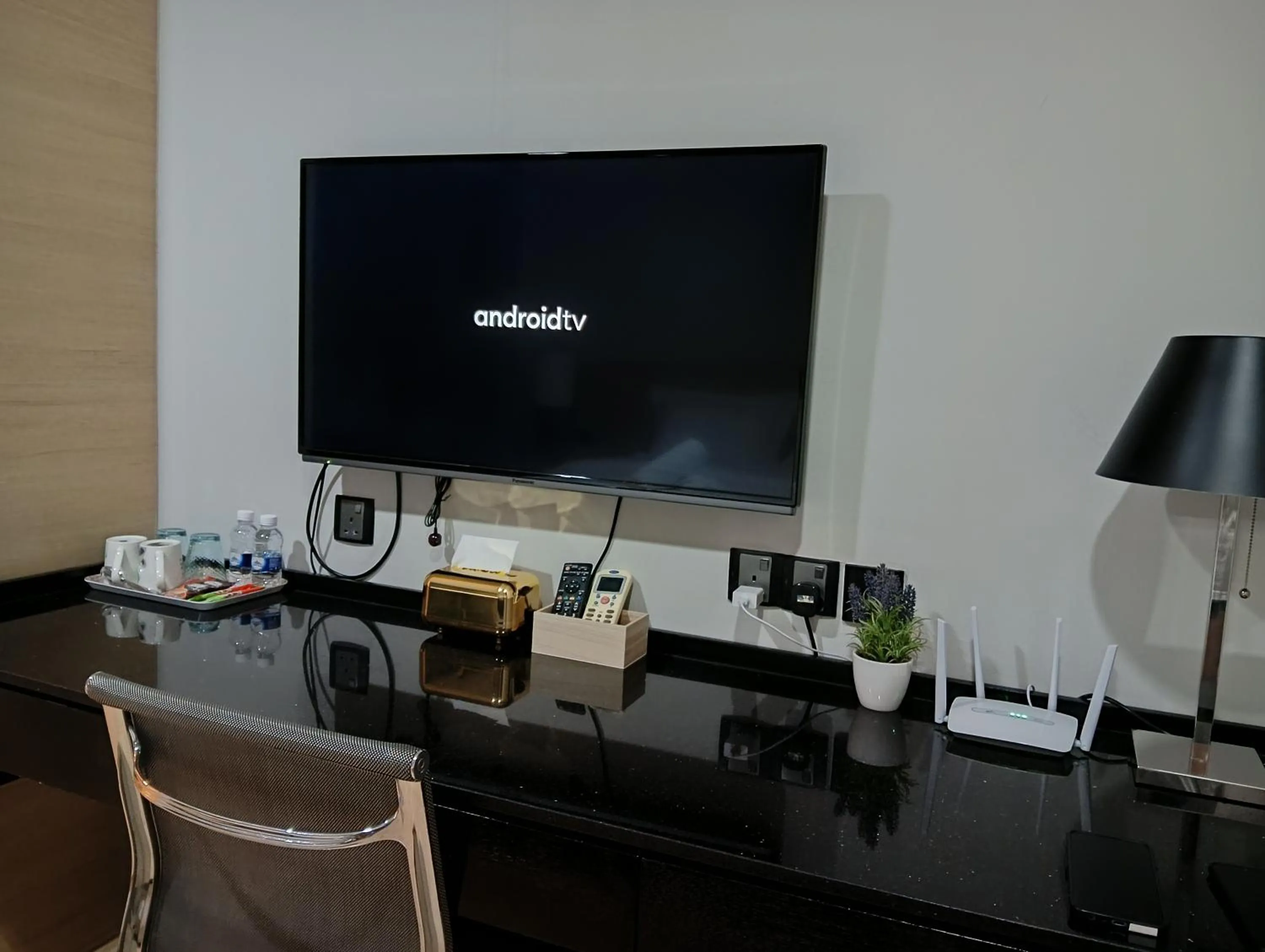 TV and multimedia in The Straits Suites by Ciconia