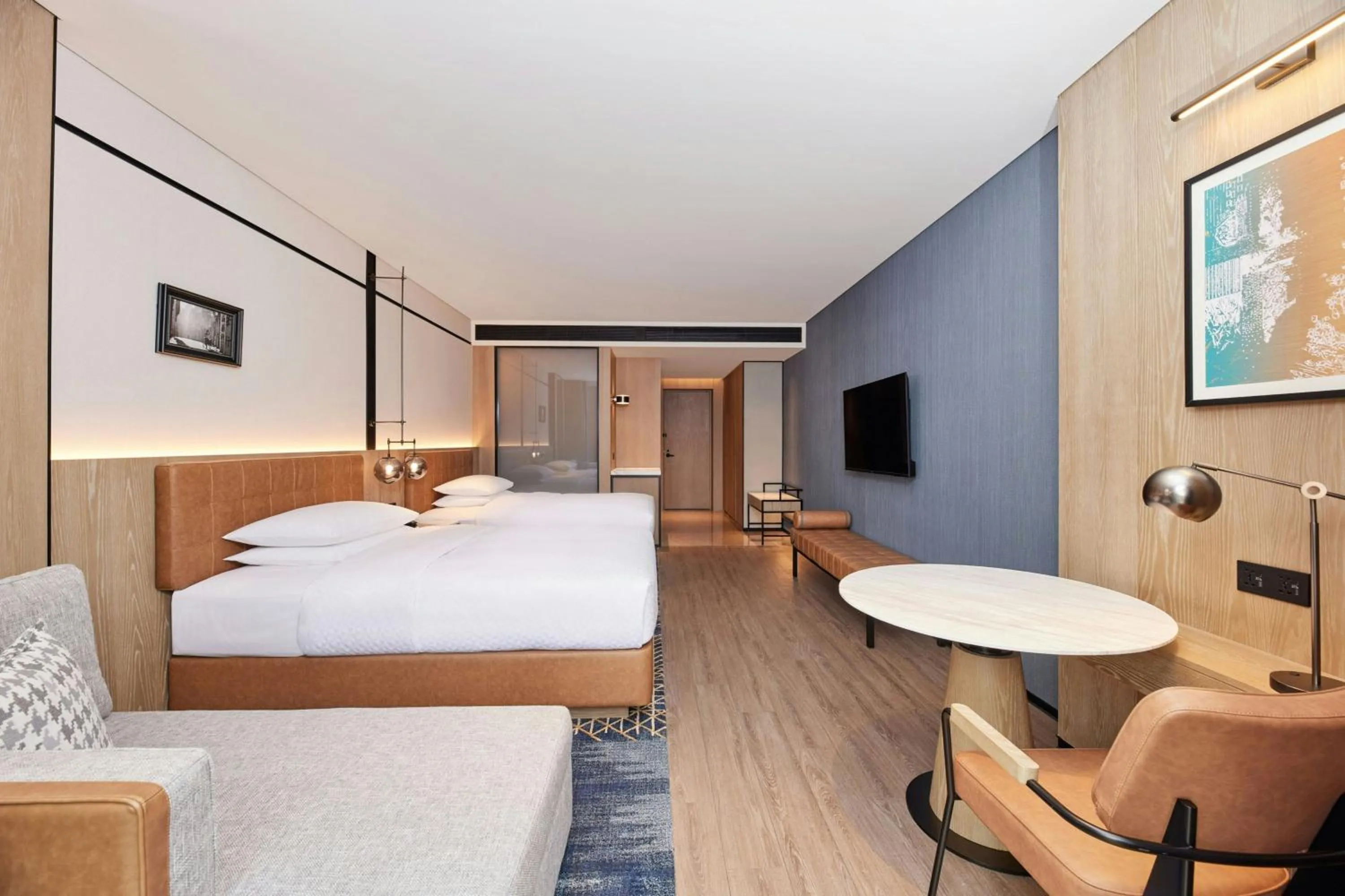 Photo of the whole room, Bed in Four Points by Sheraton Shanghai Fengjing