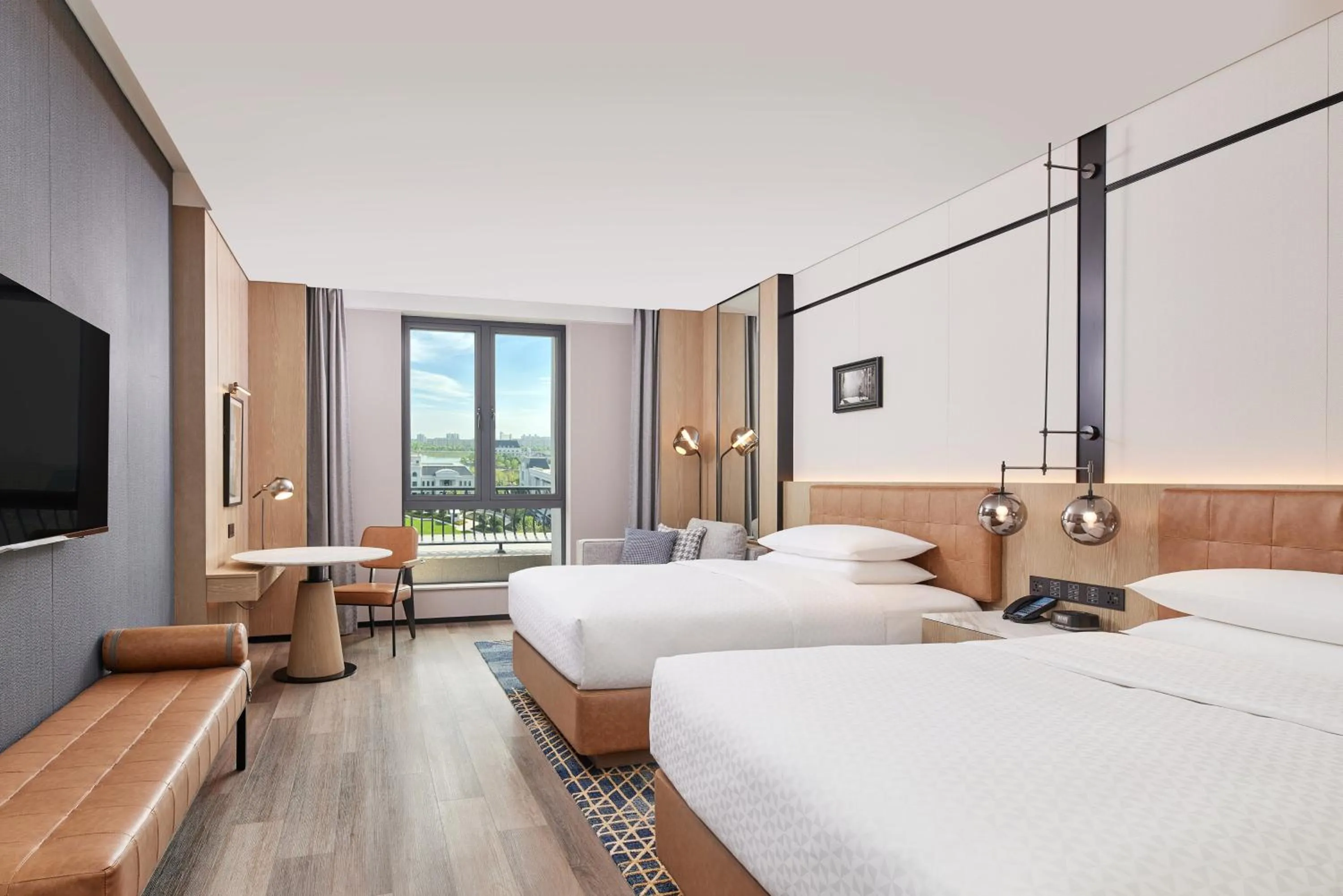 Photo of the whole room, Bed in Four Points by Sheraton Shanghai Fengjing