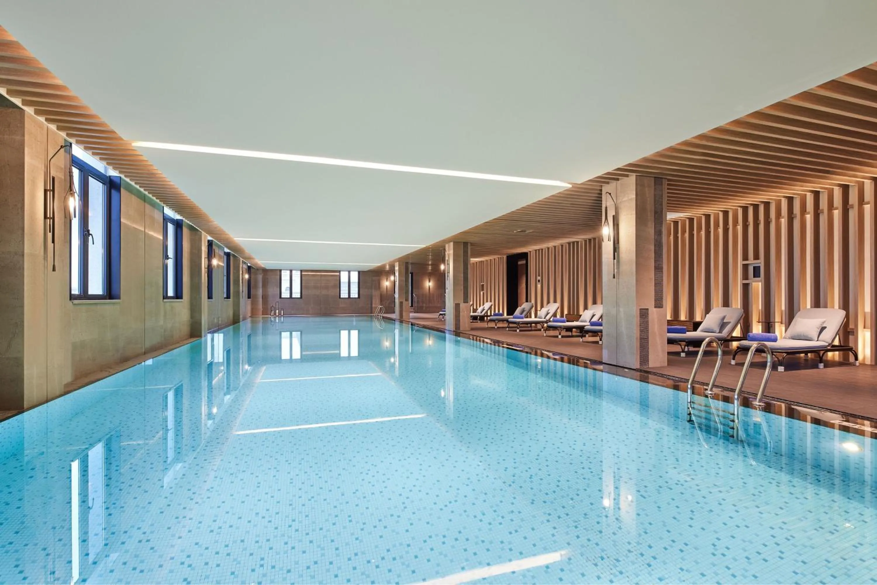 Swimming pool in Four Points by Sheraton Shanghai Fengjing