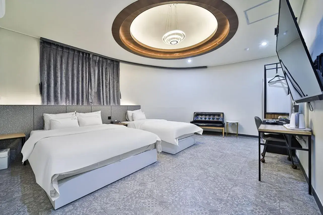 Twin Room in Hotel Lion Twin Room in Hotel Lion