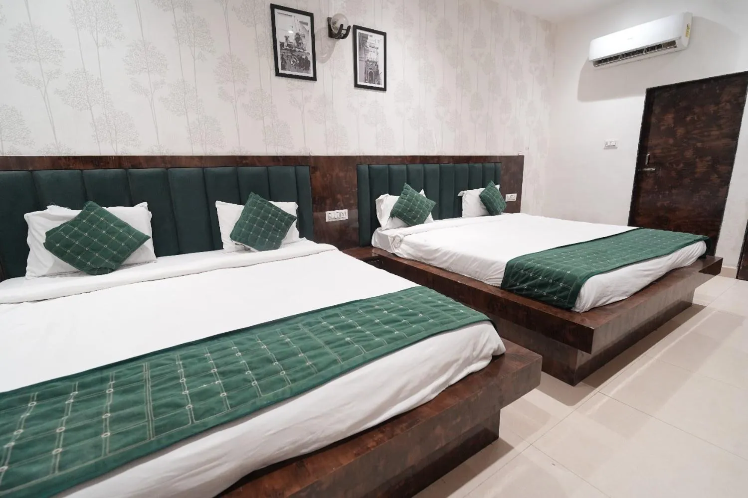 Bed in Hotel Hari Kripa Dham Near Prem Mandir By HRG