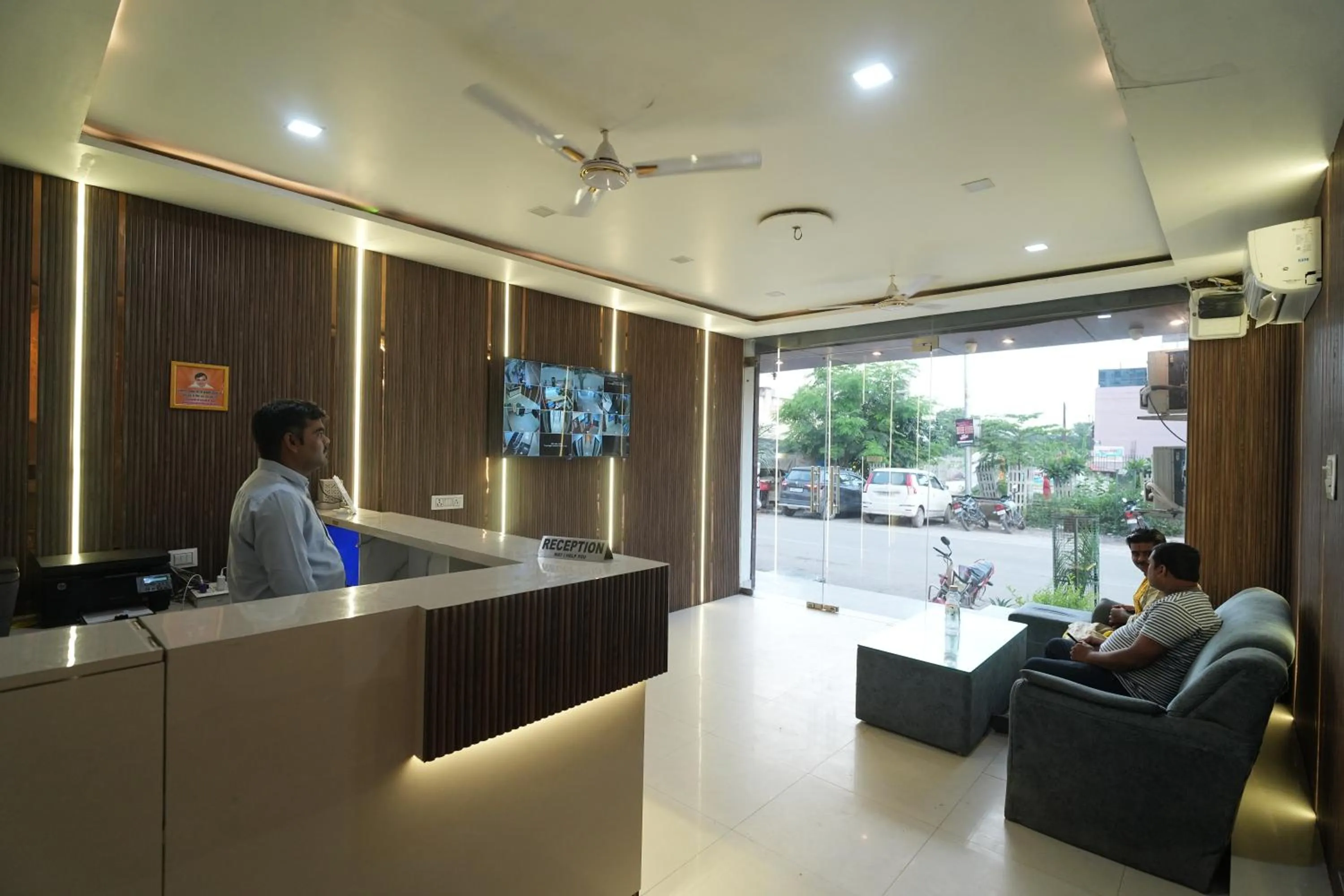 Lobby or reception in Hotel Hari Kripa Dham Near Prem Mandir By HRG