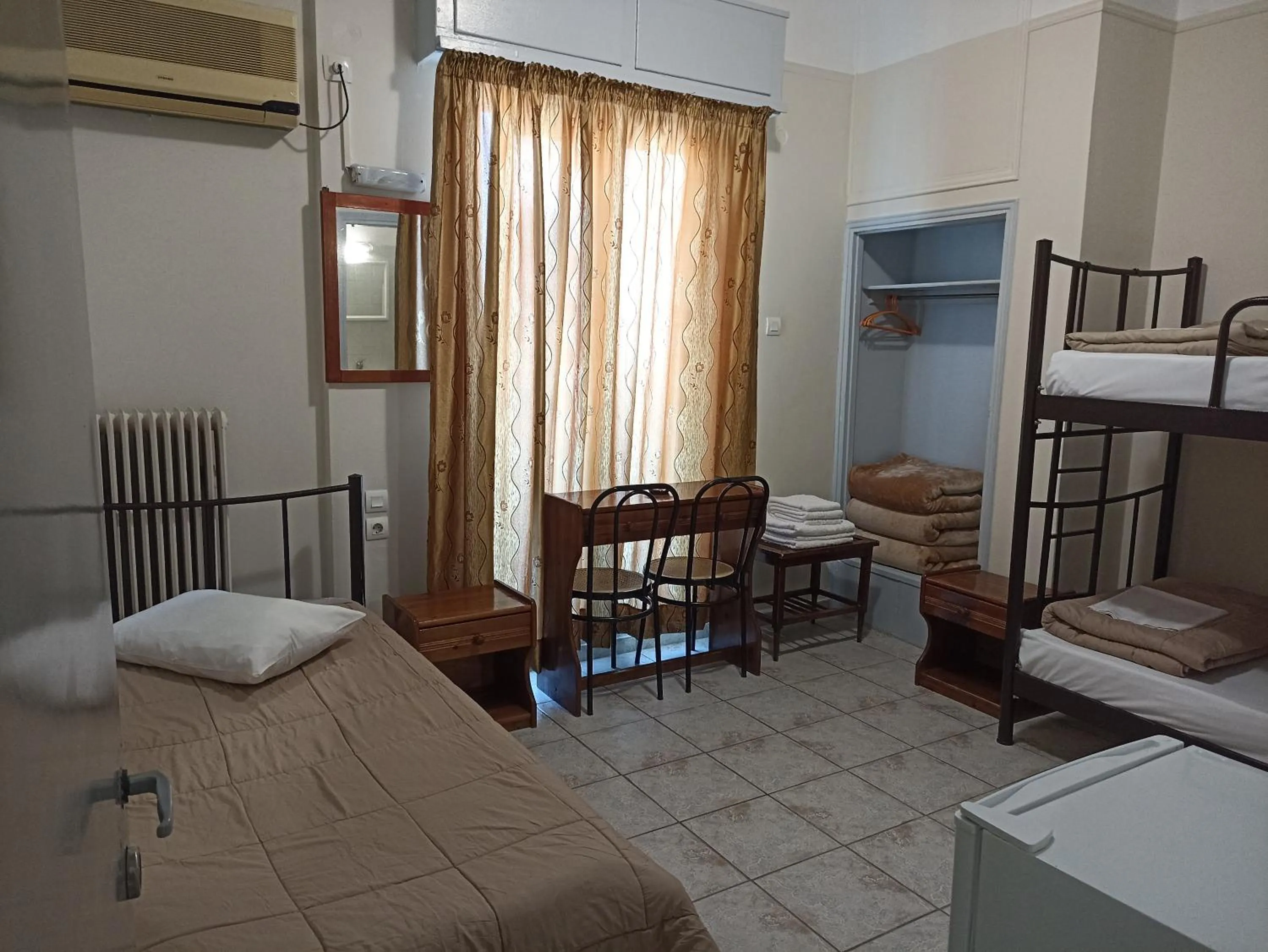 Photo of the whole room, Bed in Elite Hotel