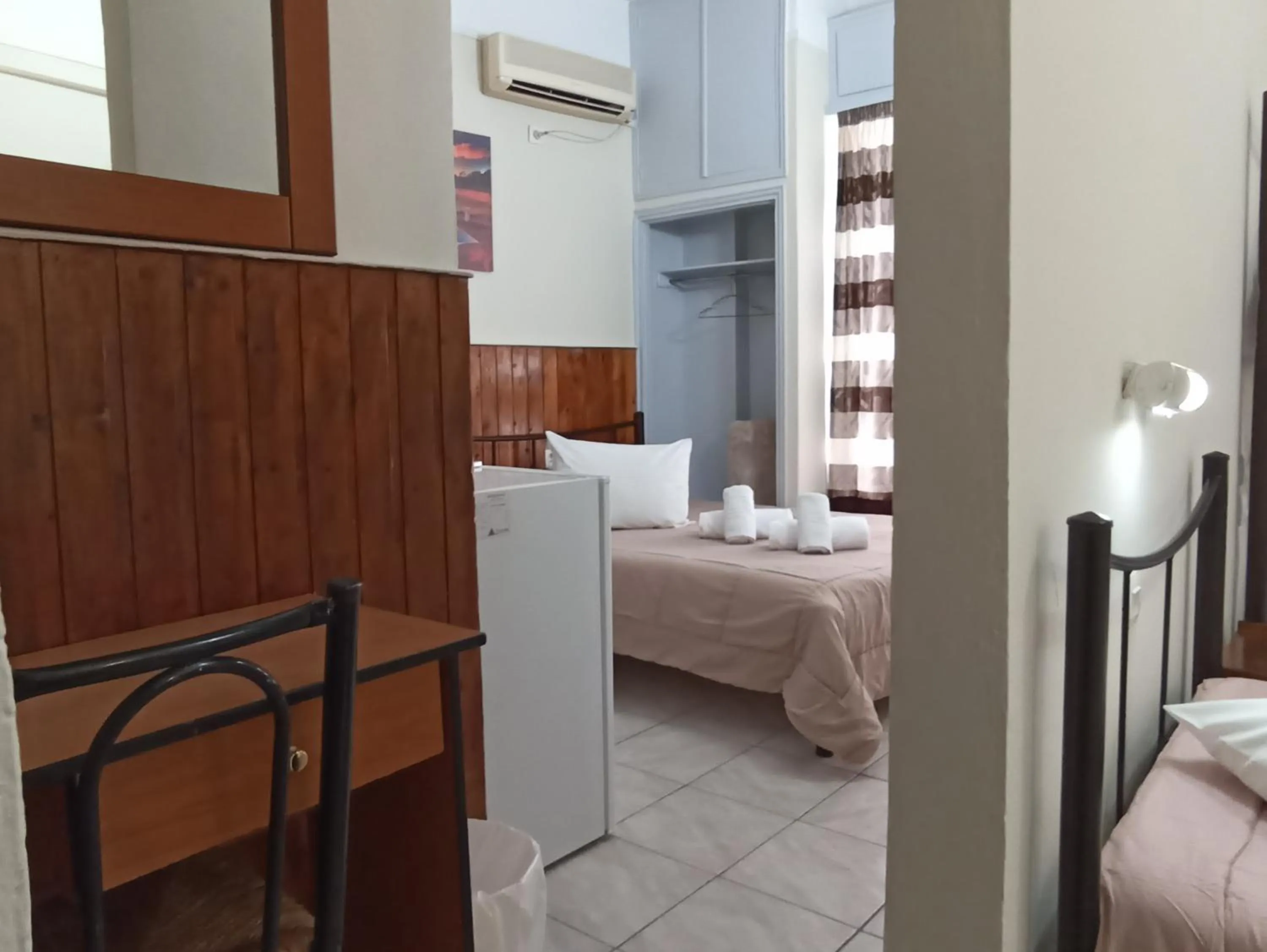 Photo of the whole room, Bed in Elite Hotel