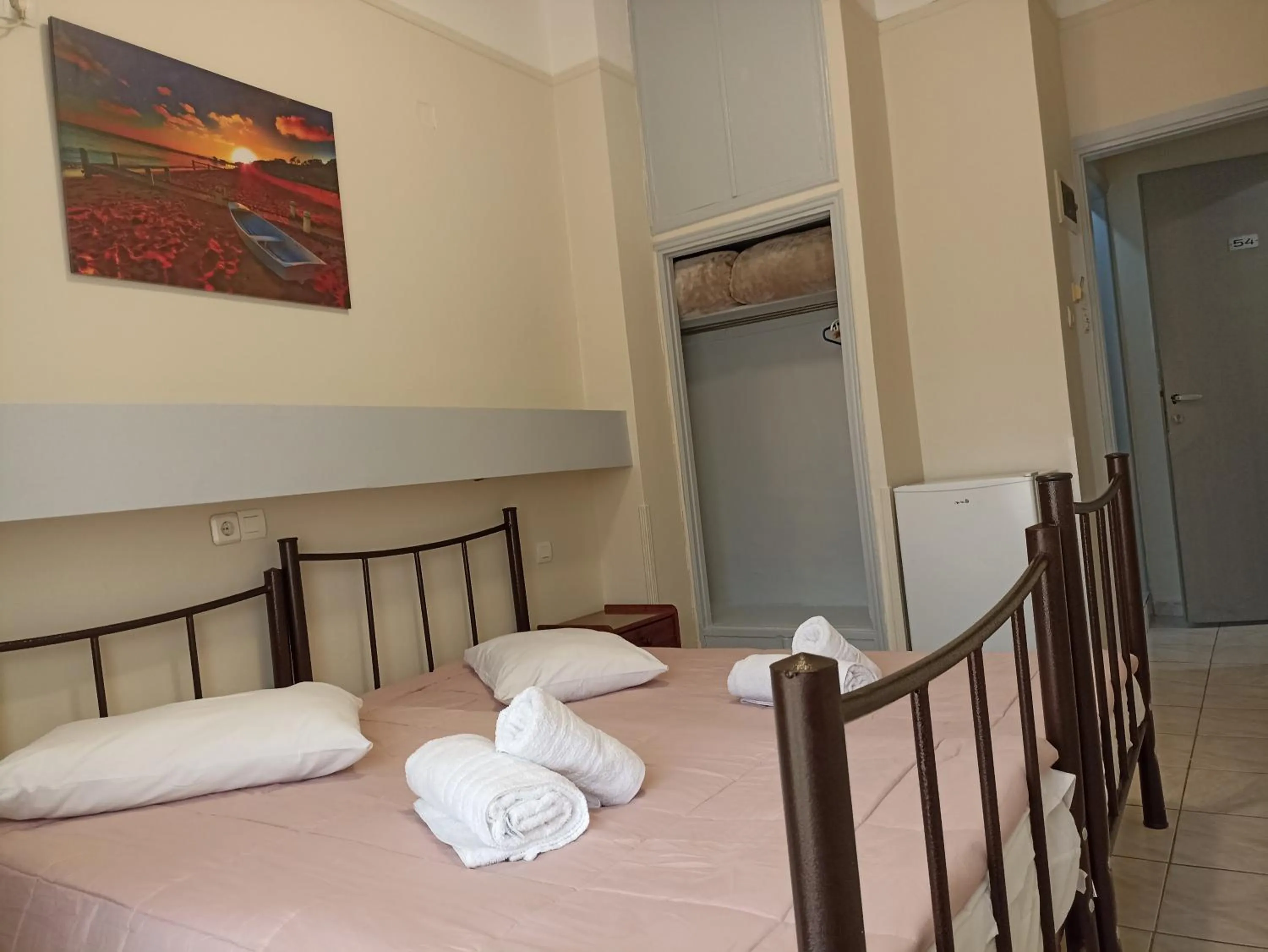 Photo of the whole room, Bed in Elite Hotel