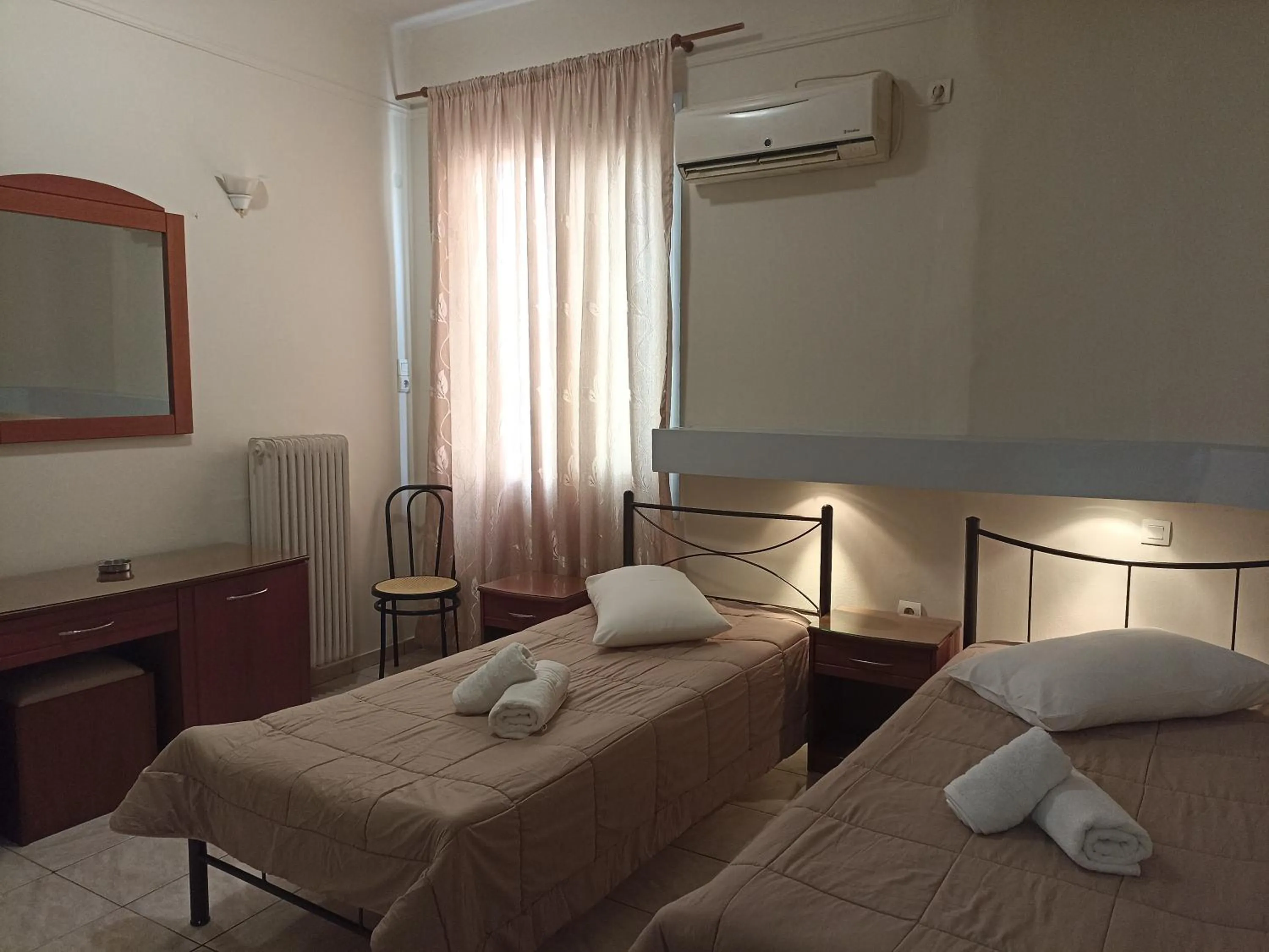 Photo of the whole room, Bed in Elite Hotel