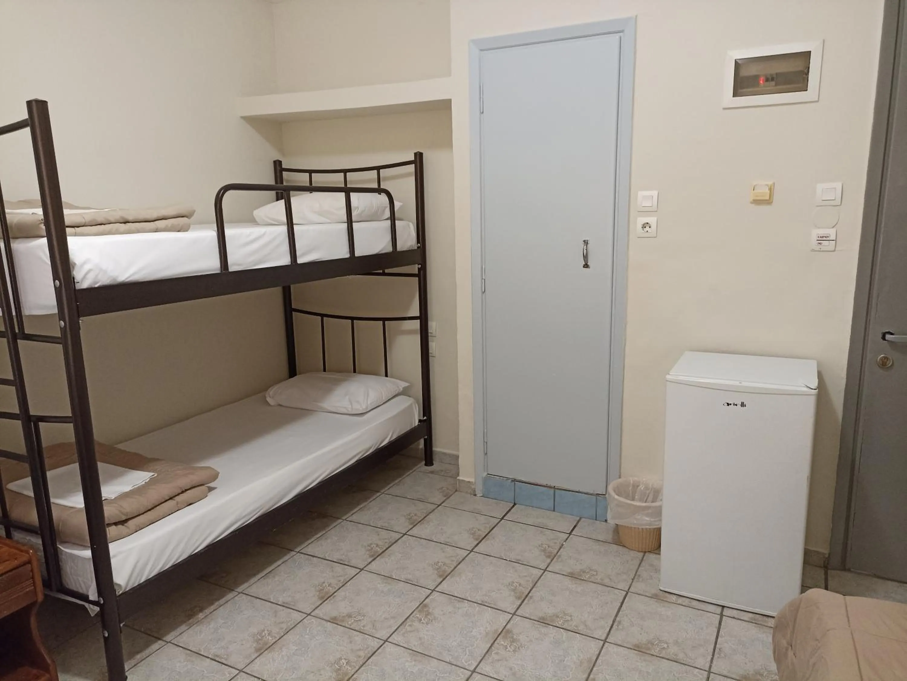 bunk bed, Bed in Elite Hotel