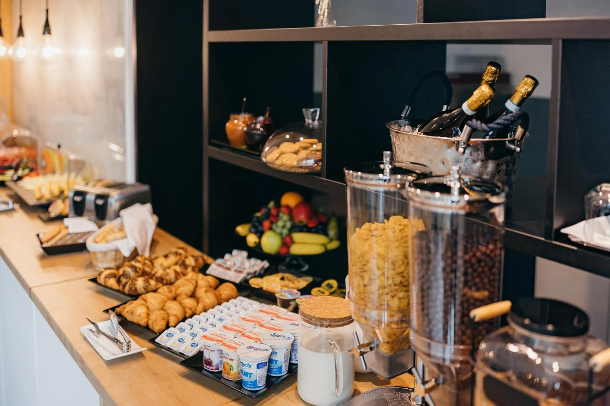 Food in HOTEL AGORA Mures