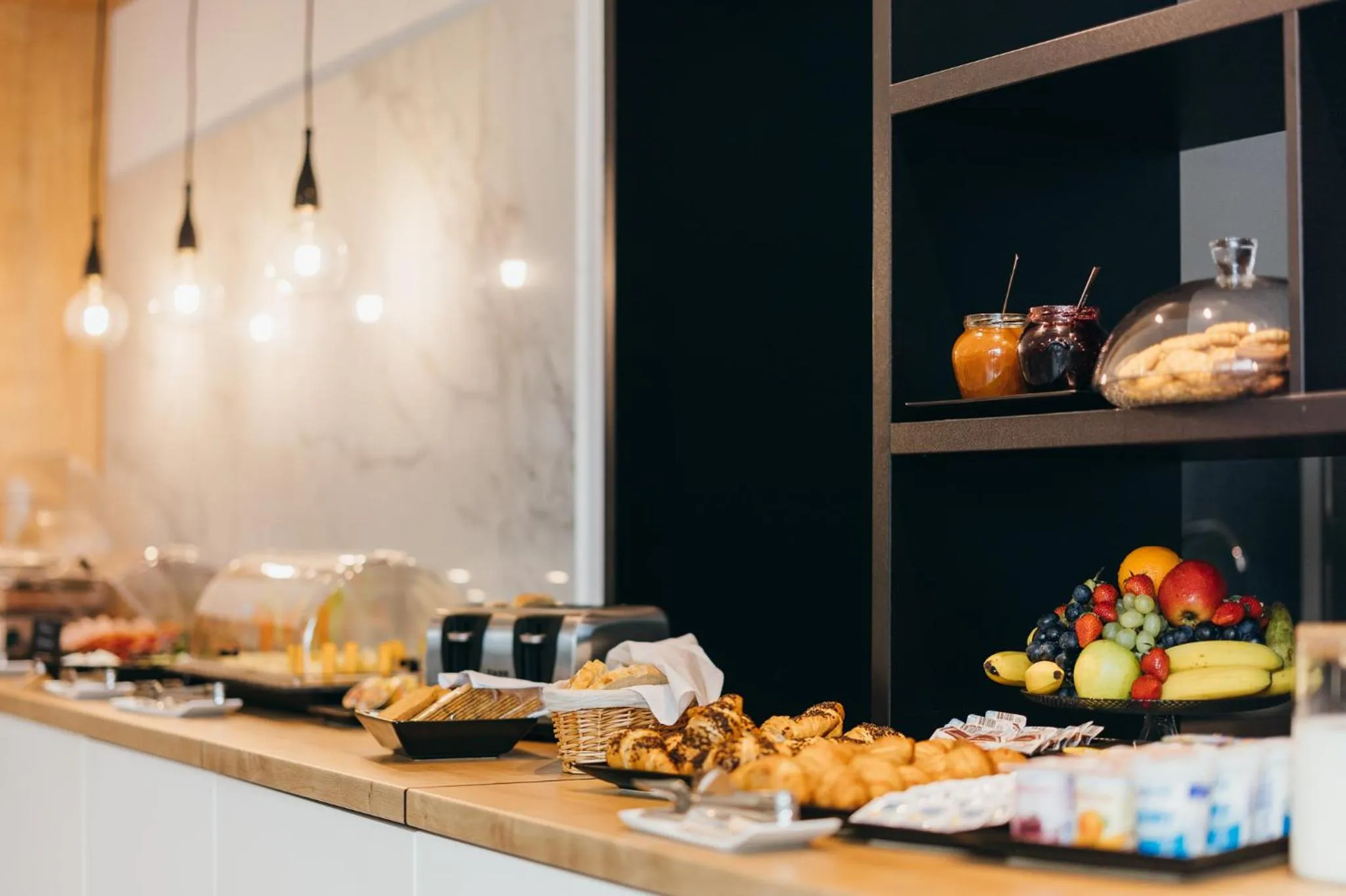 Food and drinks in HOTEL AGORA Mures