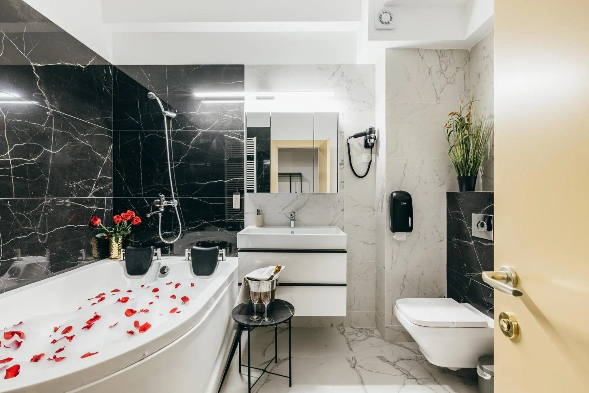 Bathroom in HOTEL AGORA Mures