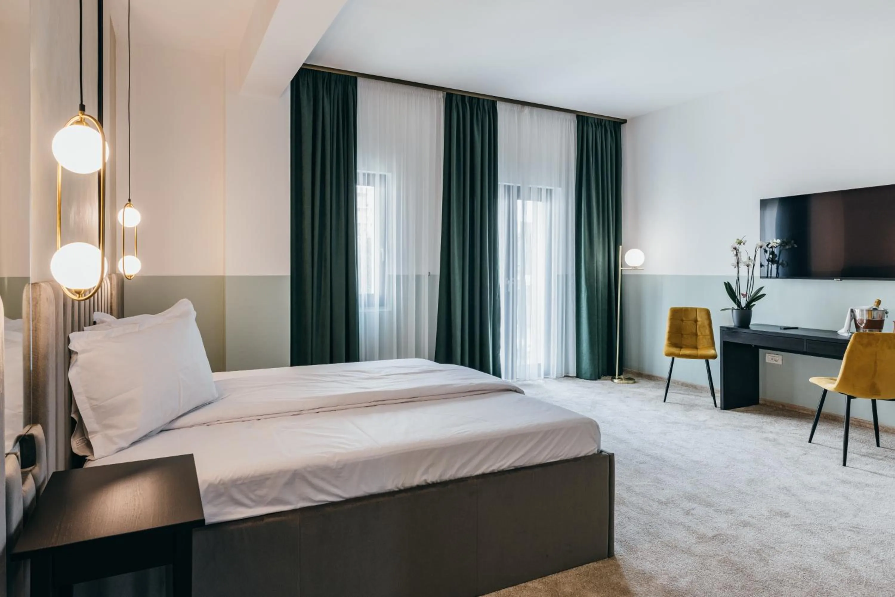 Photo of the whole room, Bed in HOTEL AGORA Mures