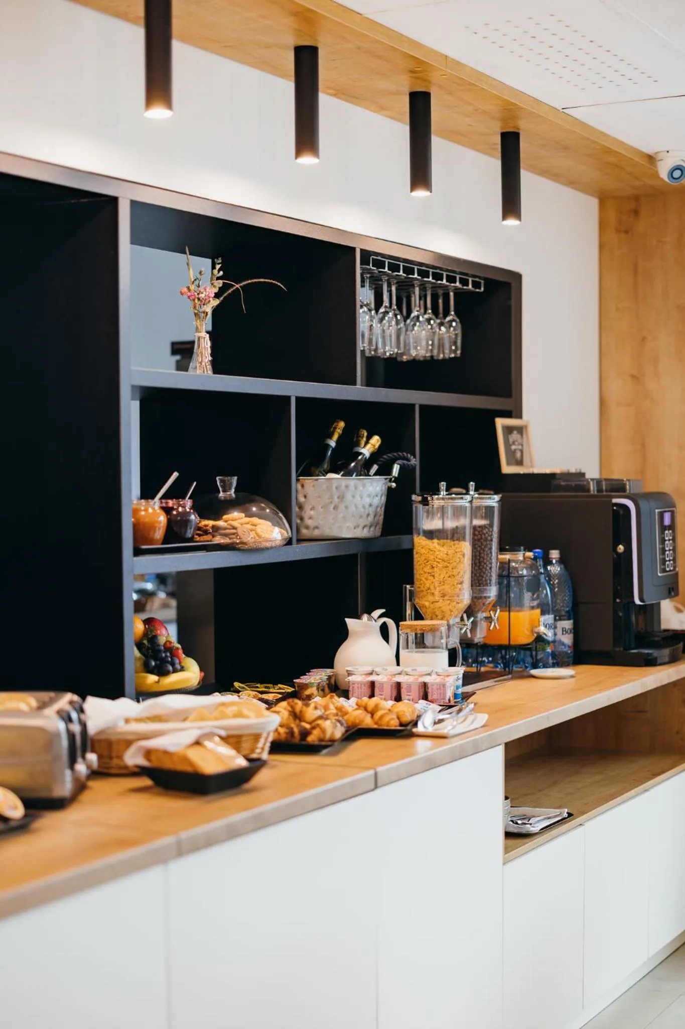 Buffet breakfast in HOTEL AGORA Mures