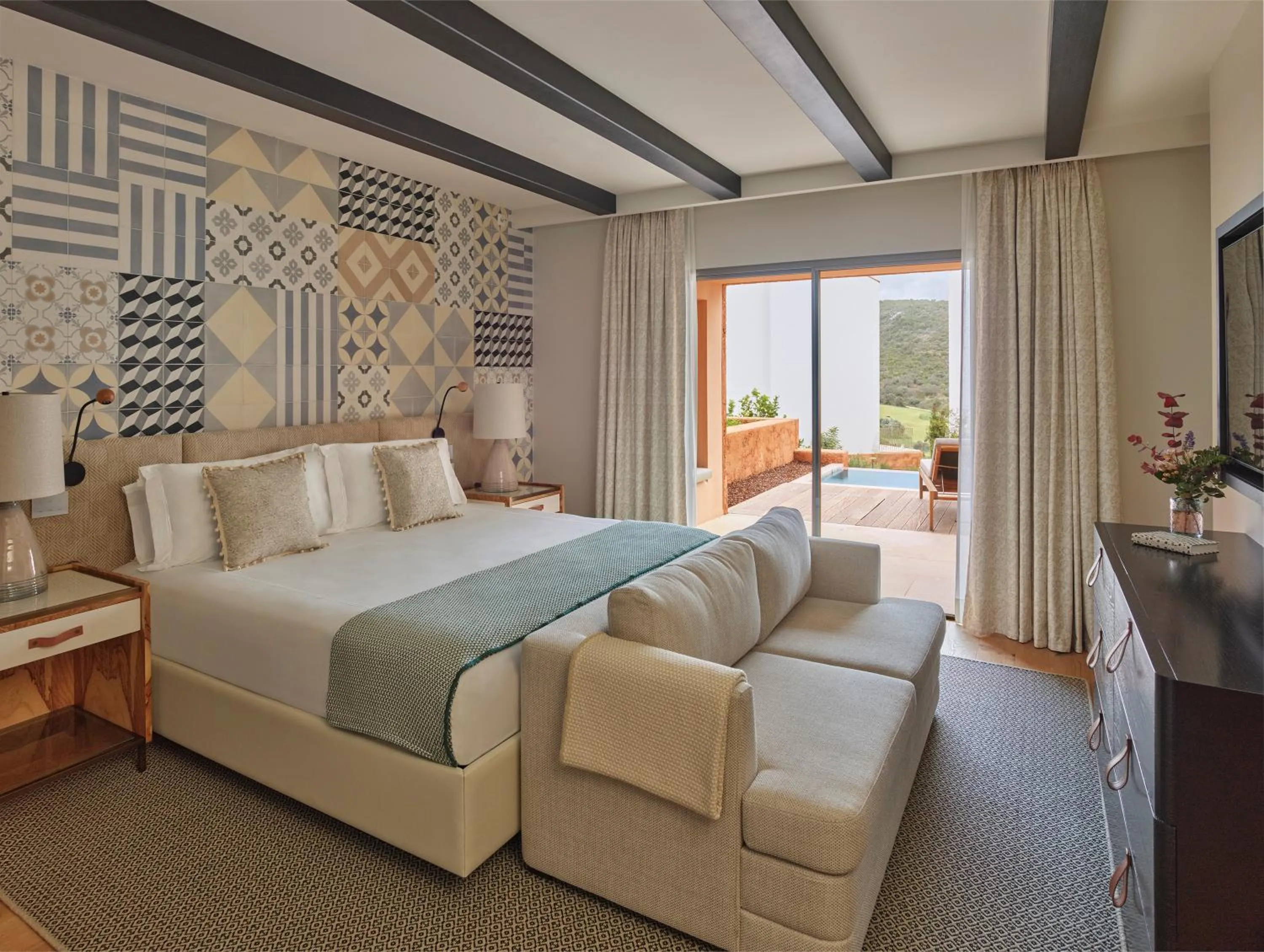 TV and multimedia, Bed in Viceroy at Ombria Algarve