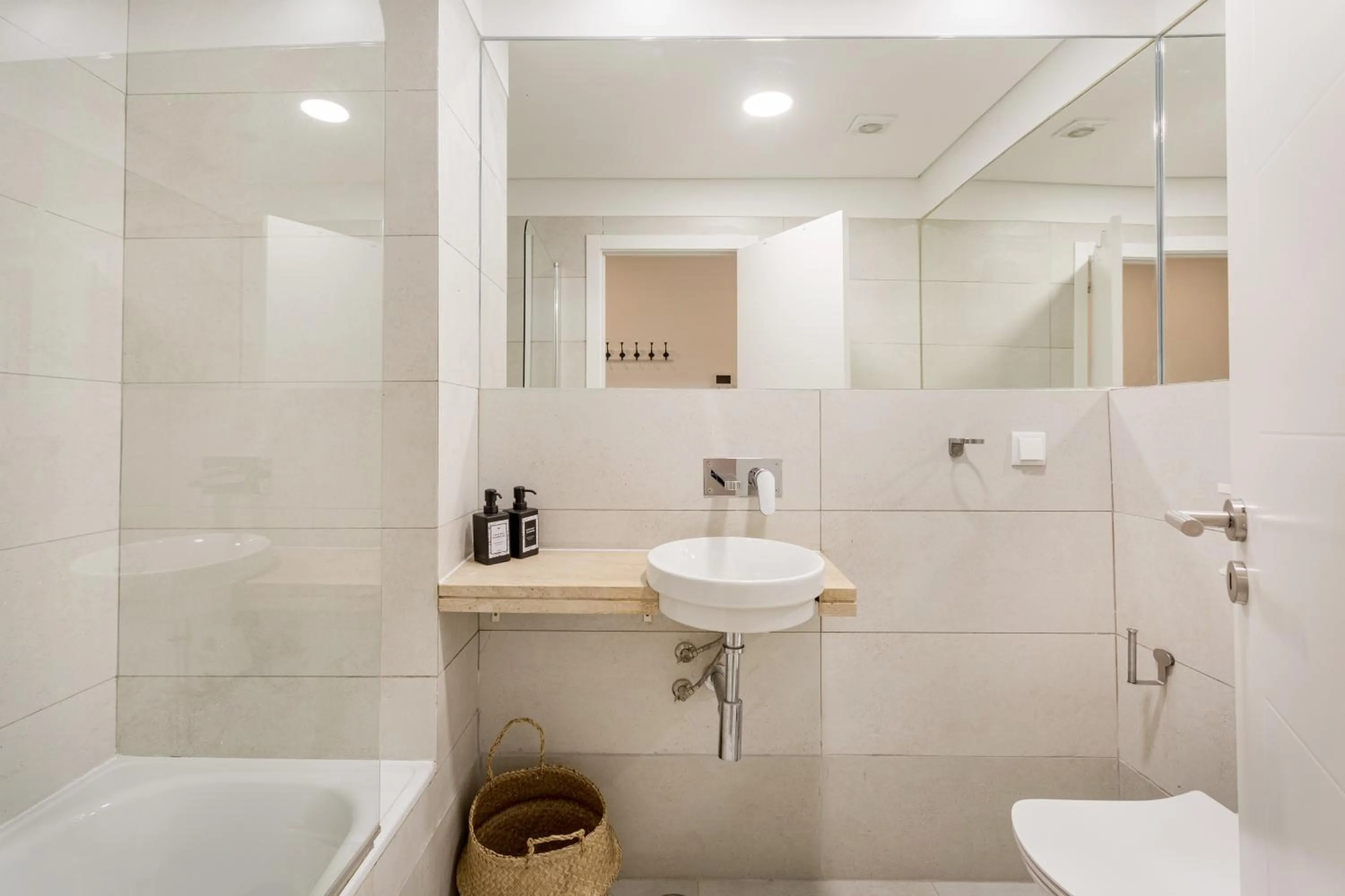 Shower in Atalaia Prime Apartments at Bairro Alto