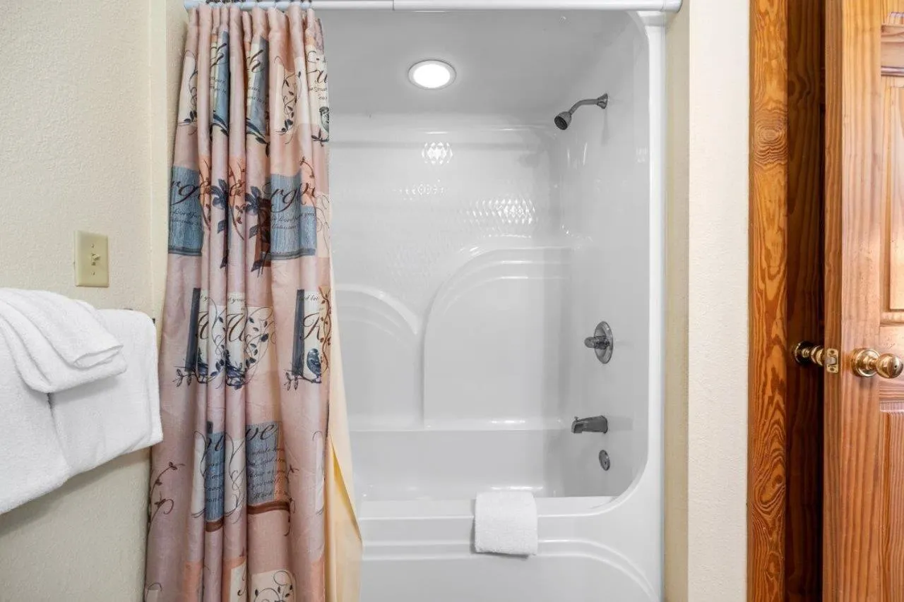 Poplar Point Condo Unit 12B by Eden Crest