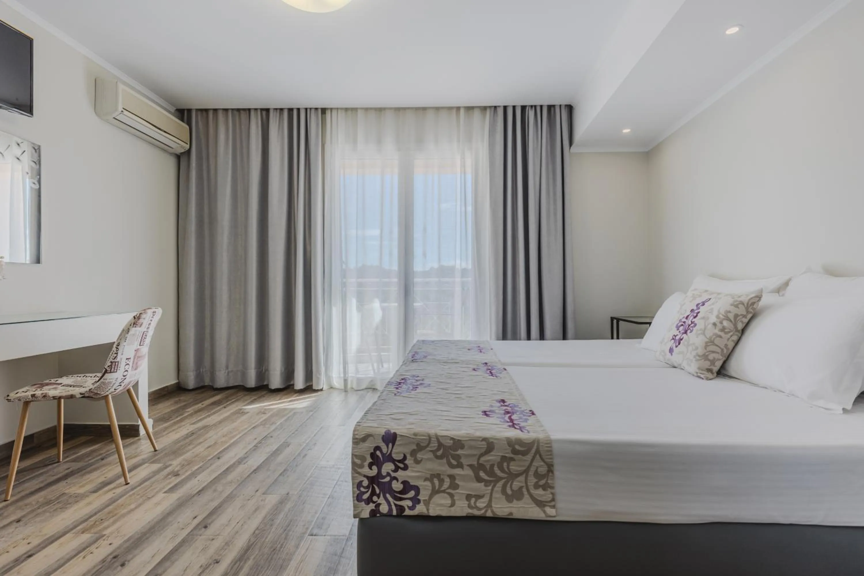 Photo of the whole room, Bed in Sunrise Zante - Adults Only Hotel