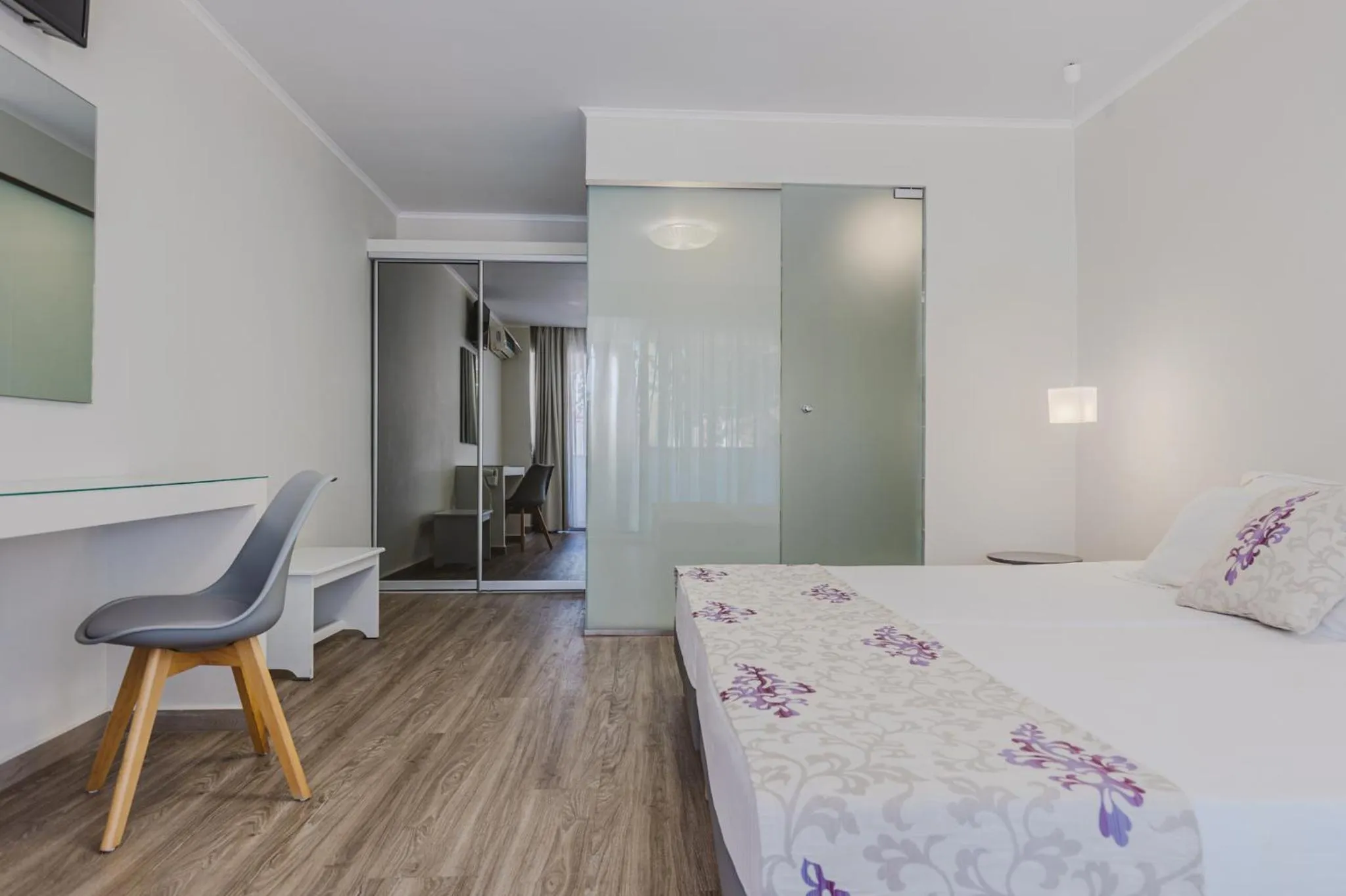 Photo of the whole room, Bed in Sunrise Zante - Adults Only Hotel