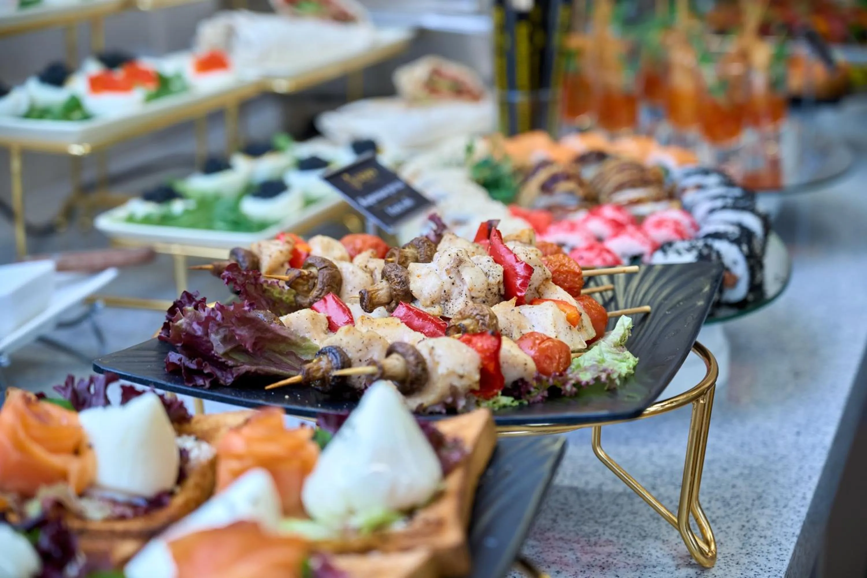 Restaurant/places to eat in Crown Hotel