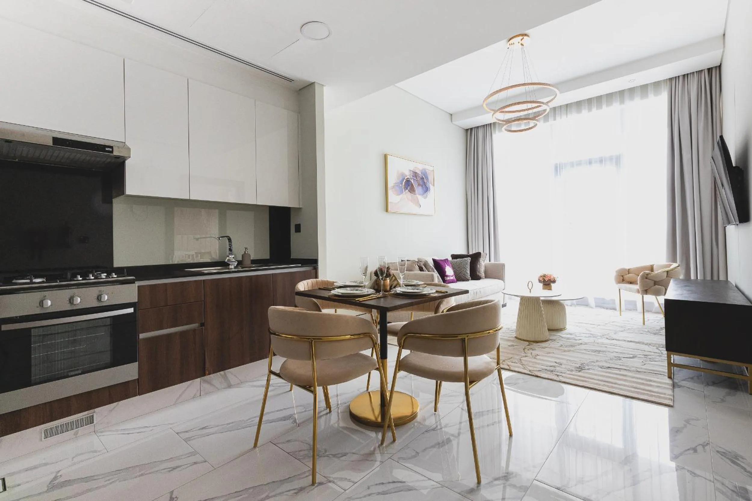 Kitchen or kitchenette in GLOBALSTAY J One Tower Apartments at Pearl of UAE