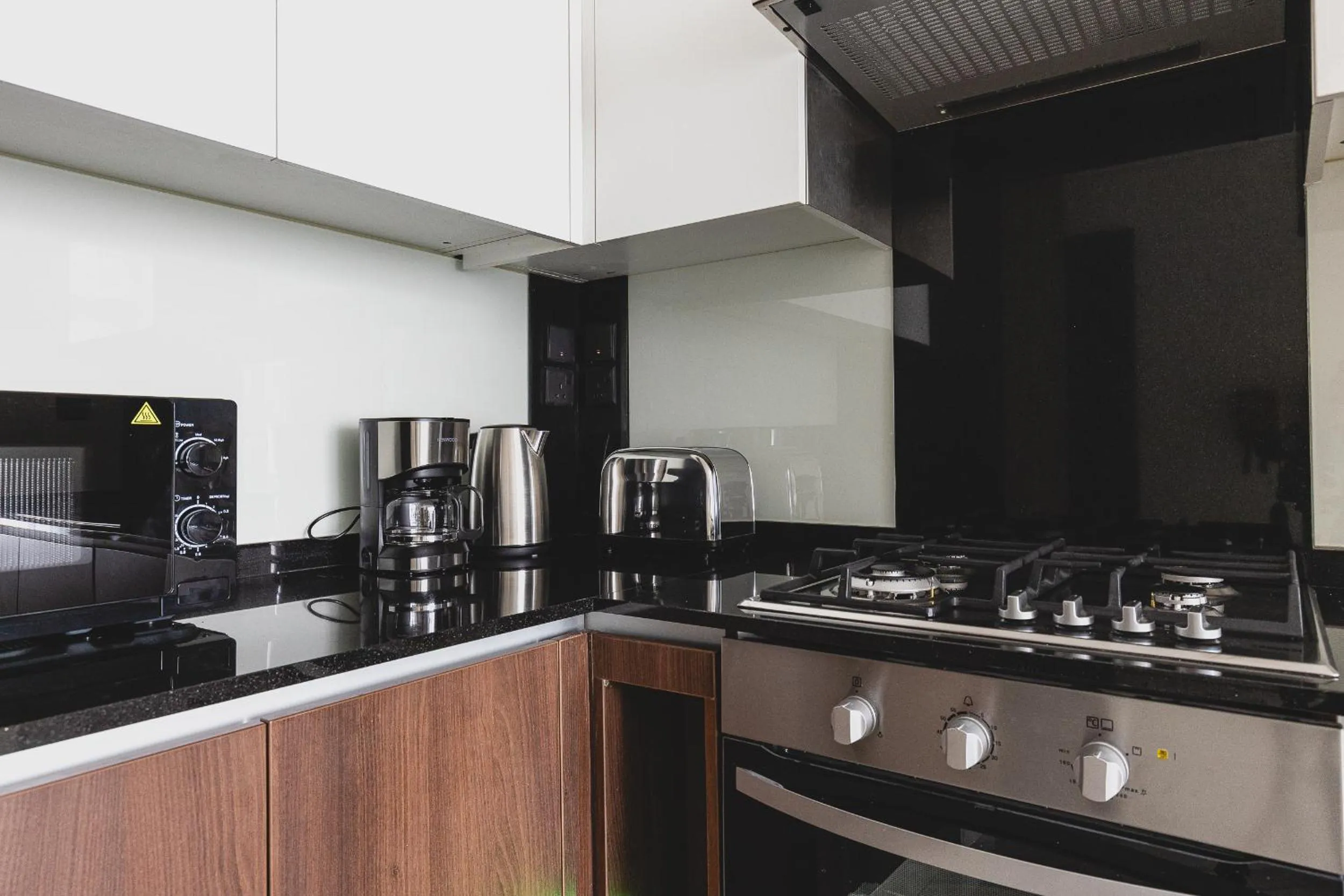 Kitchen or kitchenette in GLOBALSTAY J One Tower Apartments at Pearl of UAE