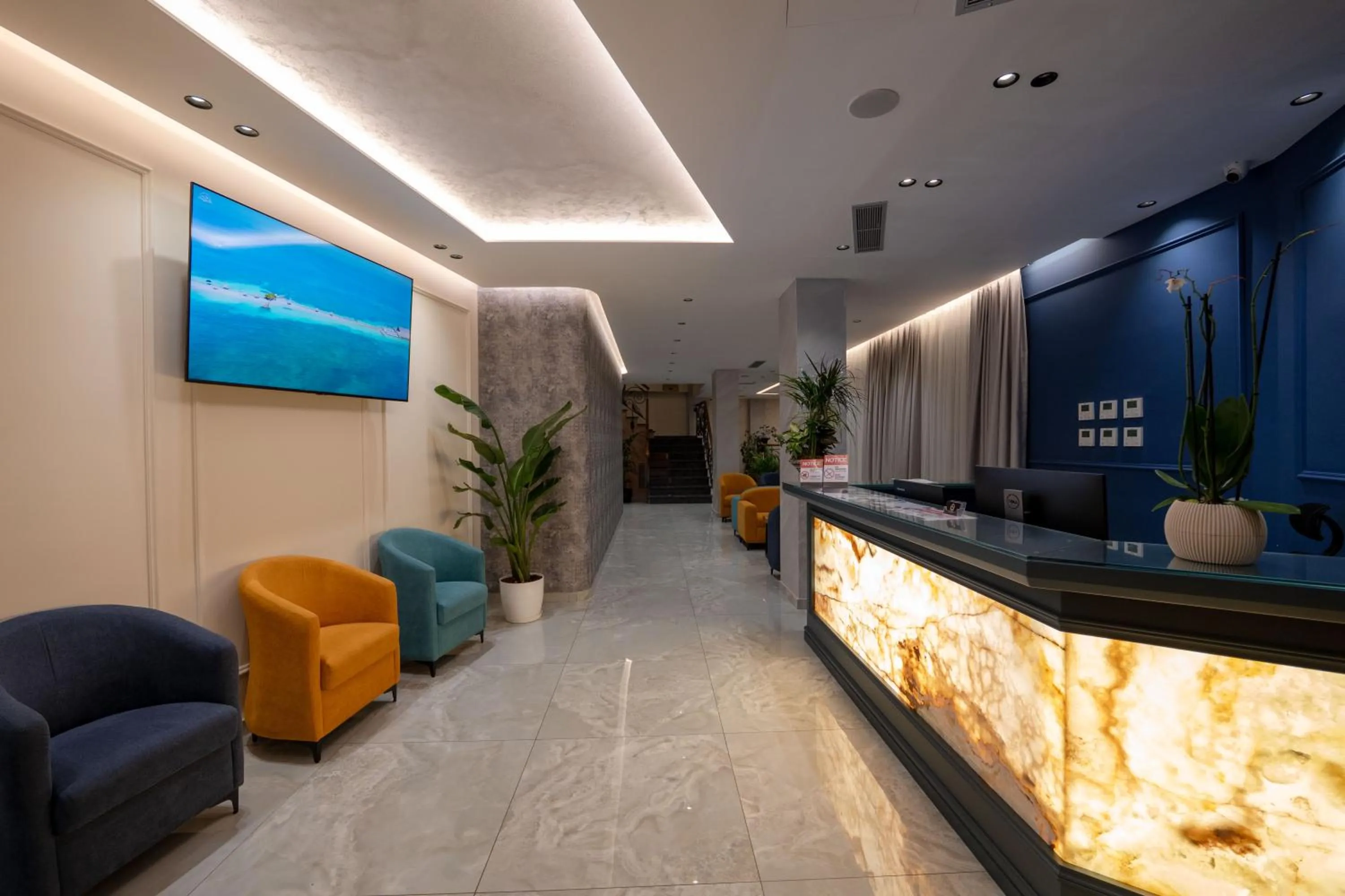 TV and multimedia in Hotel Dior