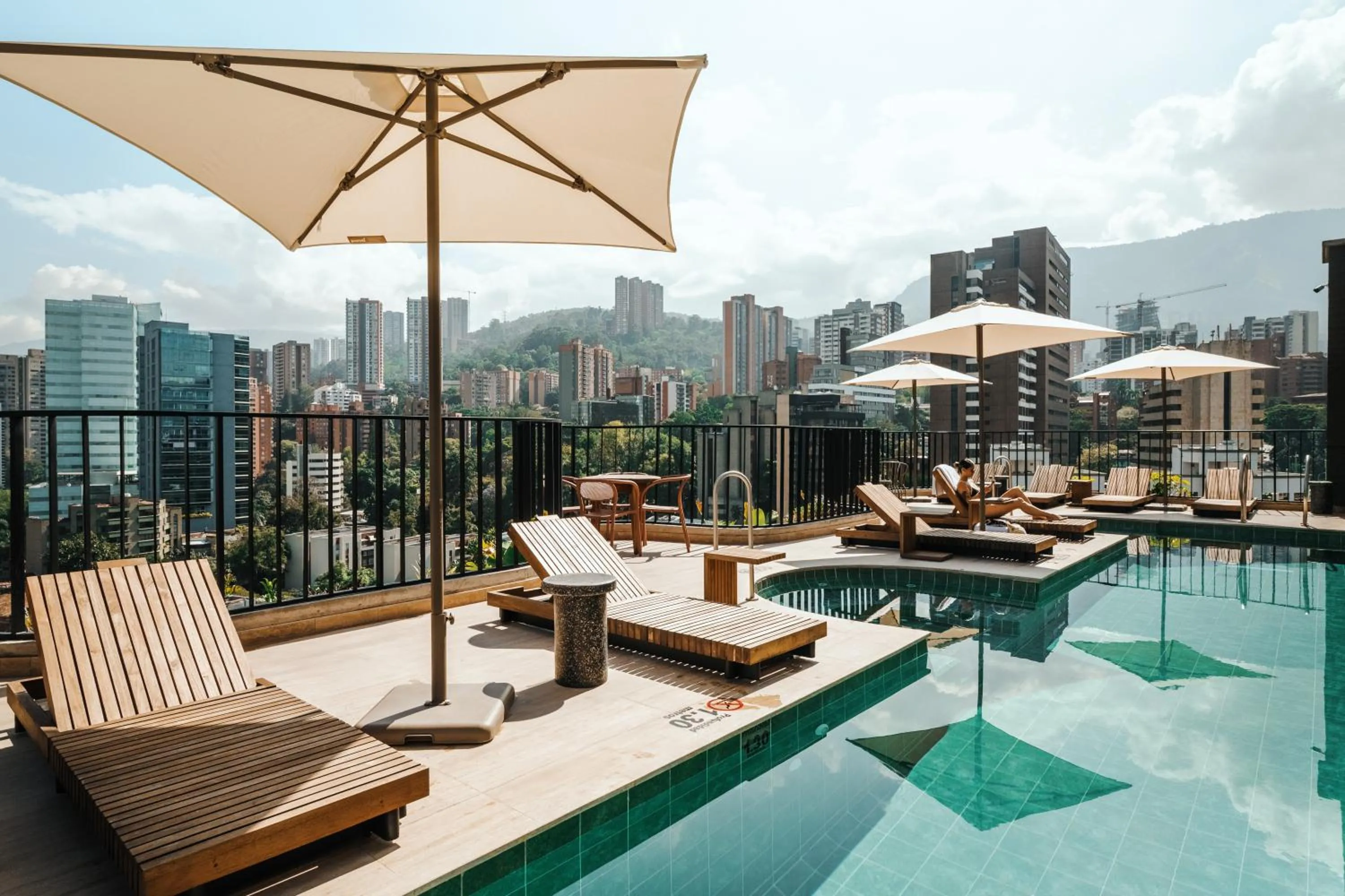 Hot Tub in Heiss Hotel By Jalo