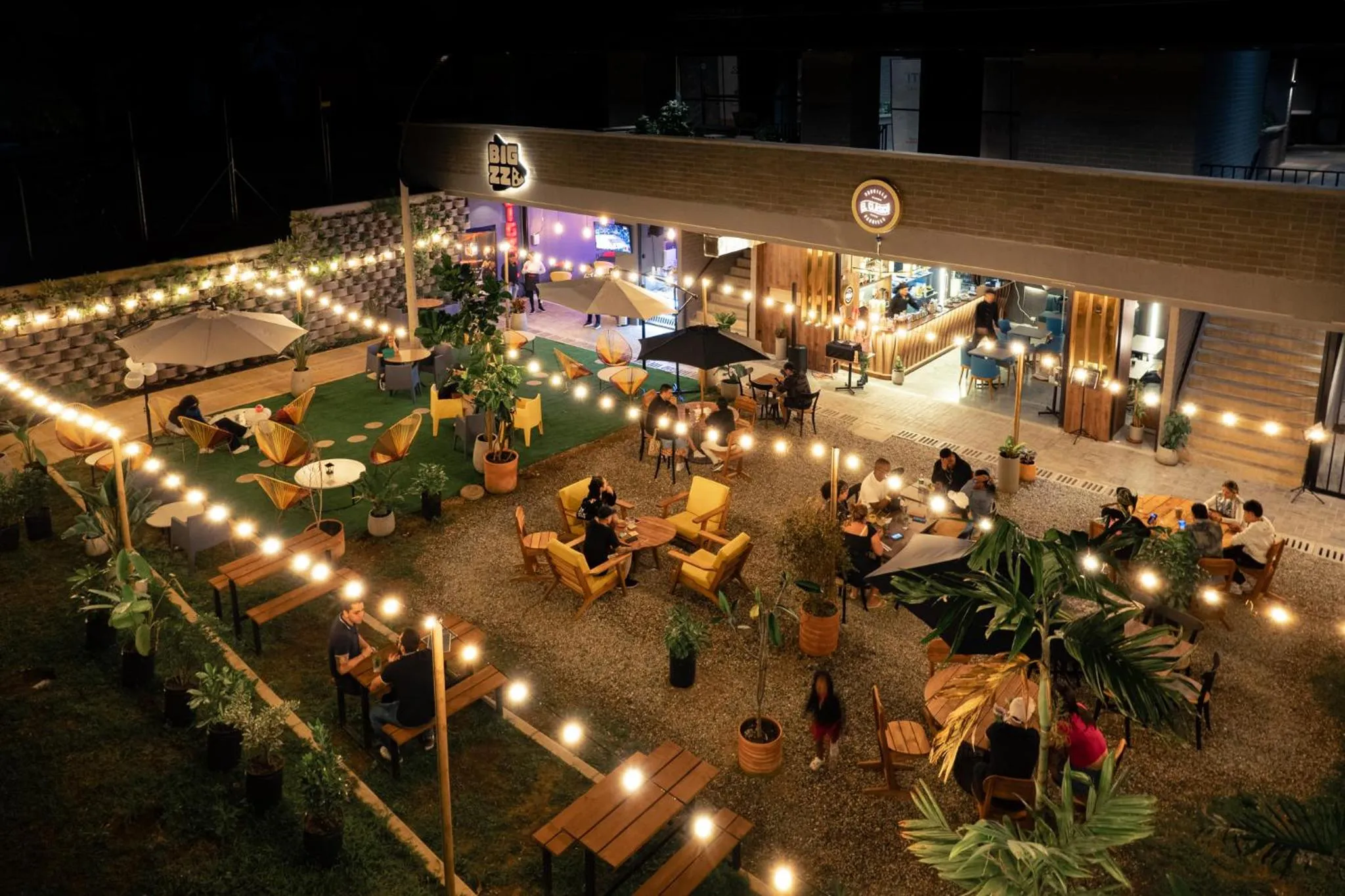 Restaurant/places to eat in Heiss Hotel By Jalo