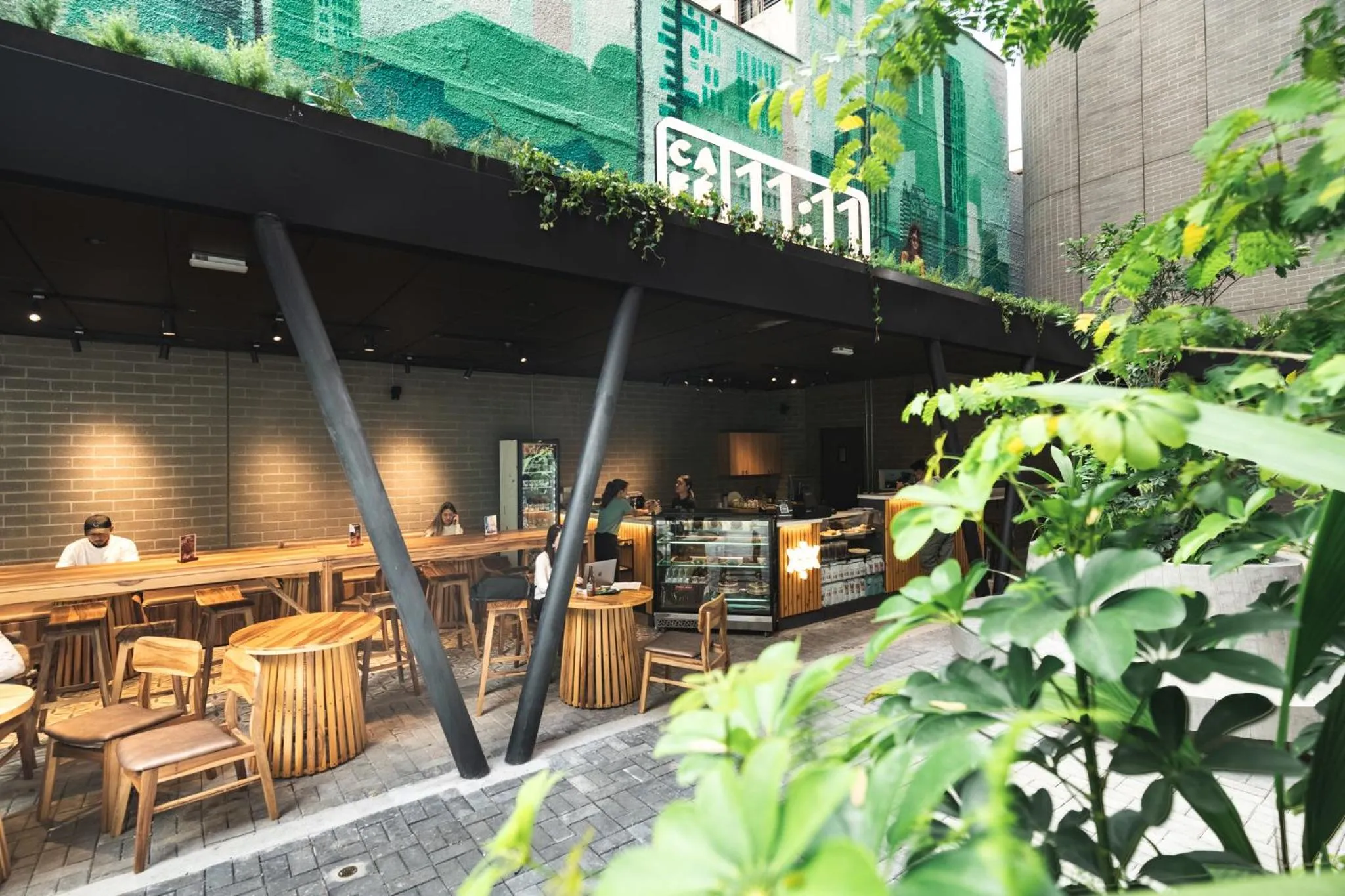 Restaurant/places to eat in Heiss Hotel By Jalo