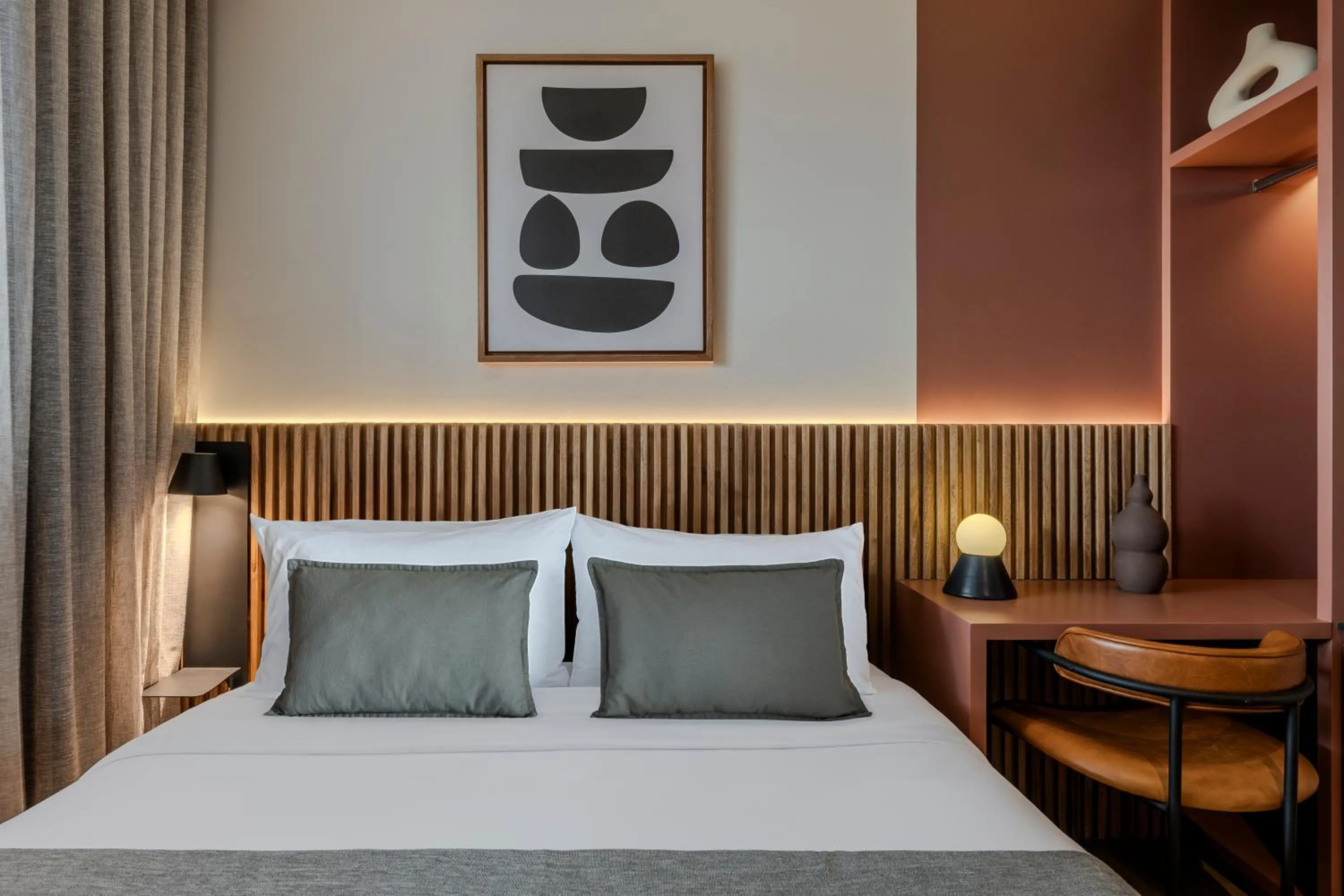 Photo of the whole room, Bed in Heiss Hotel By Jalo