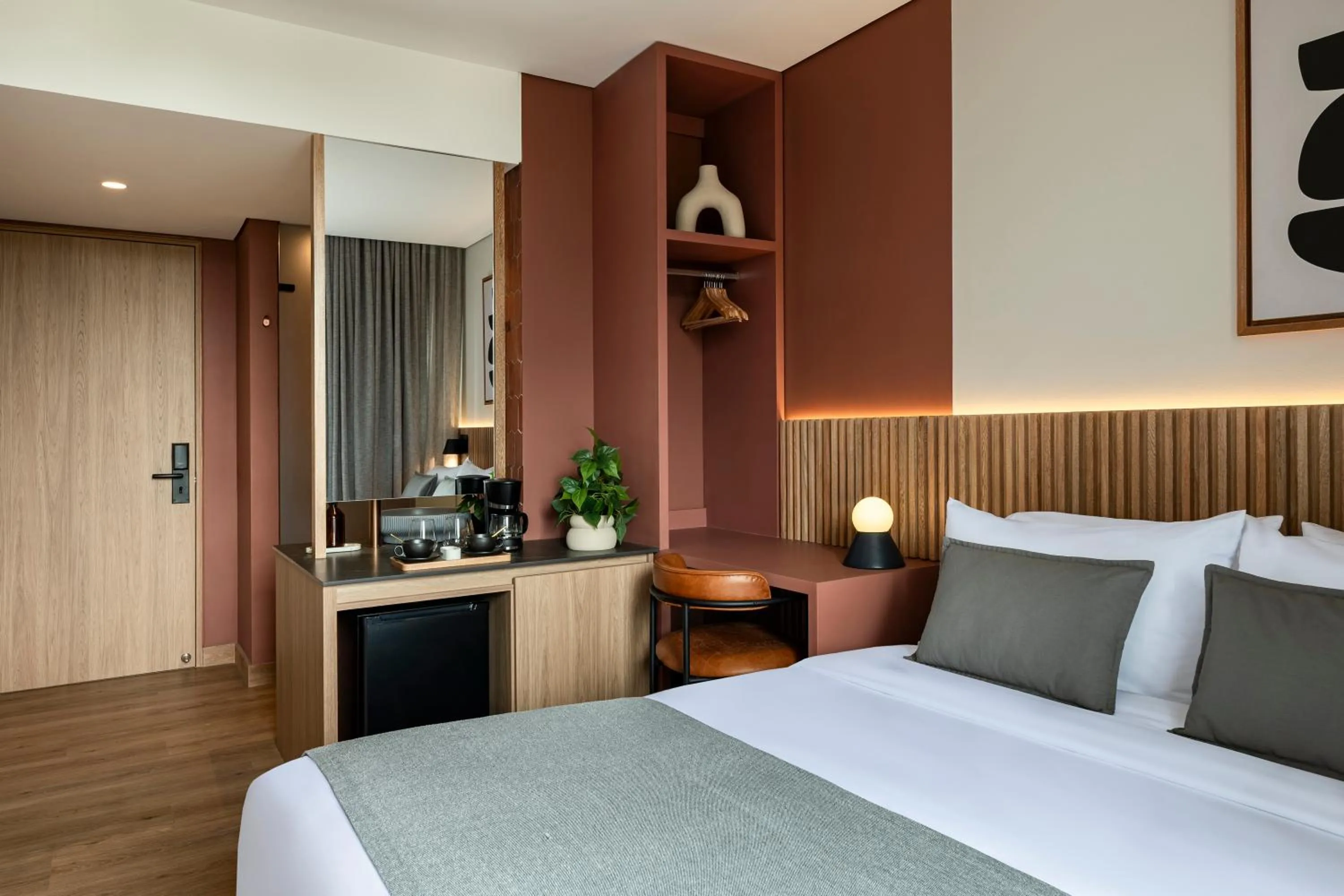 Photo of the whole room, Bed in Heiss Hotel By Jalo