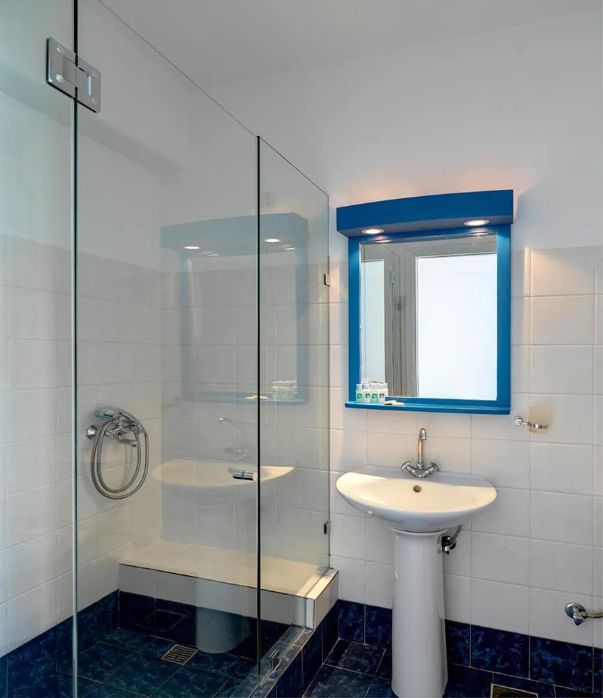 Aloni Hotel & Suites