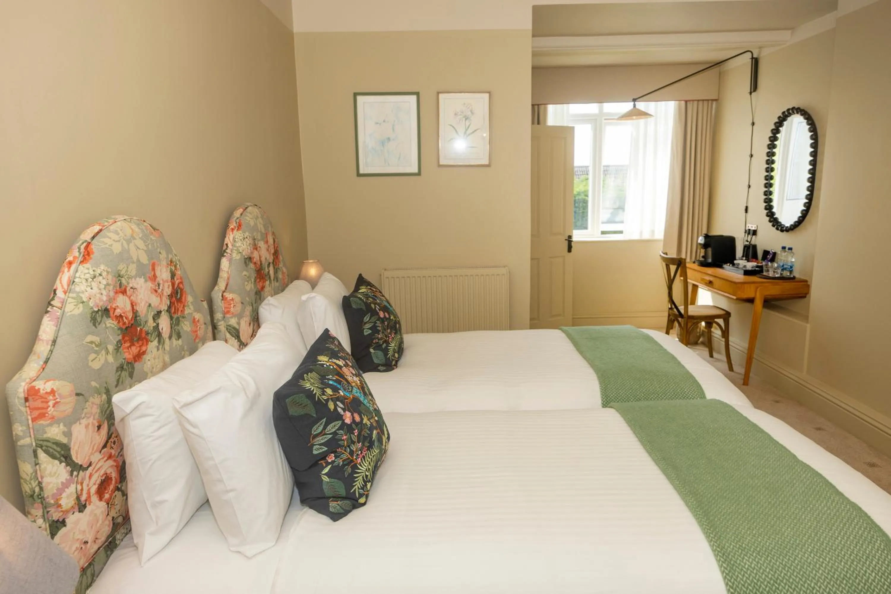 Photo of the whole room, Bed in Eype's Mouth Country Hotel
