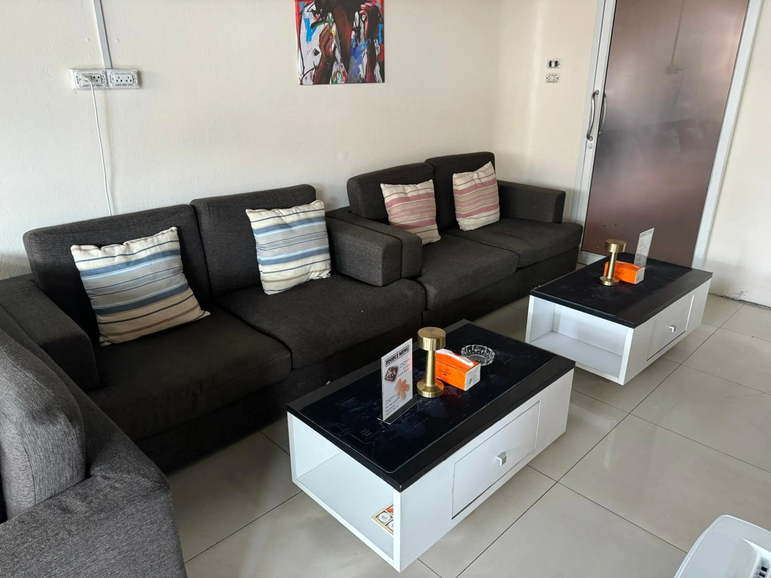 Living room in Leng Guest House