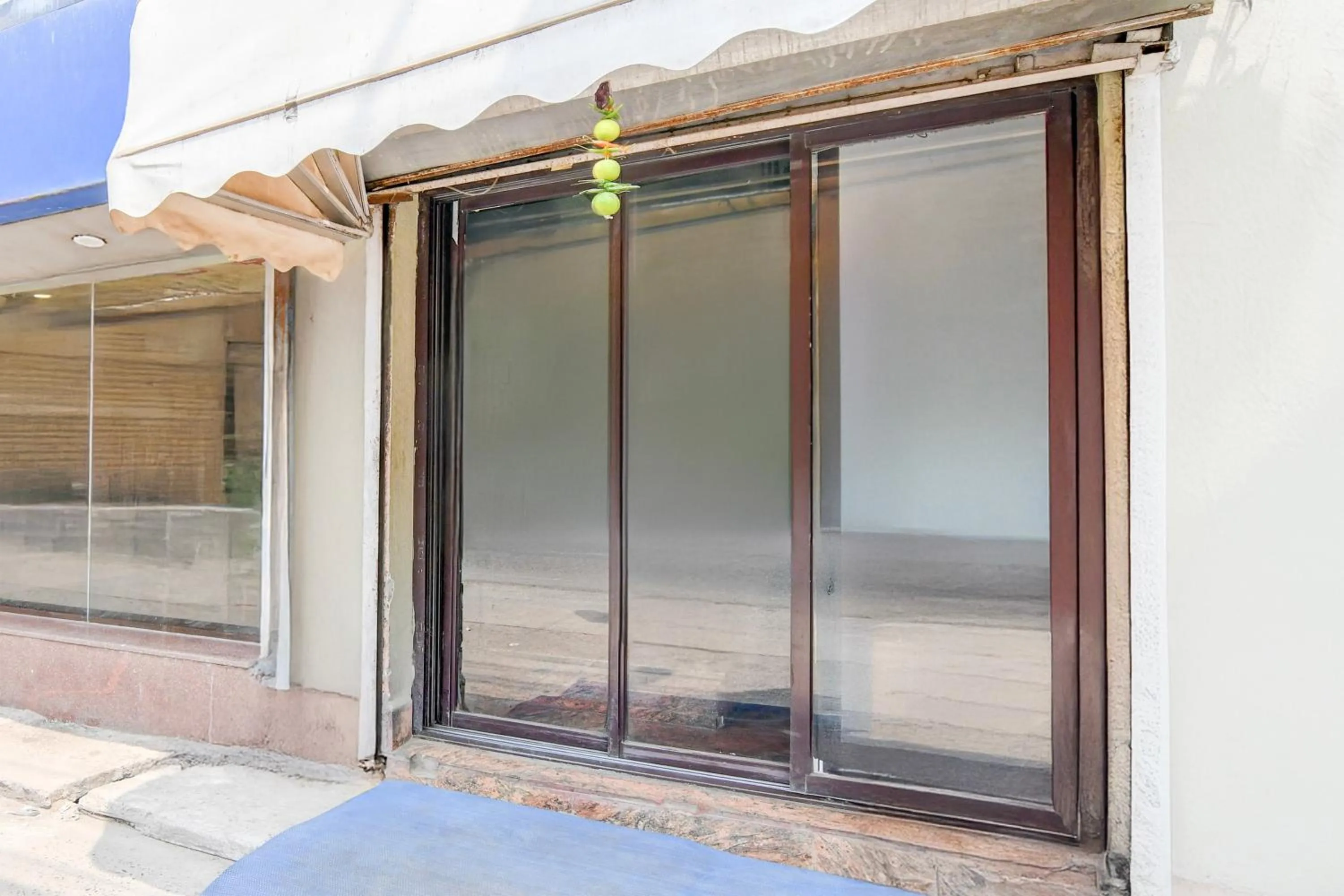 Facade/entrance in Super Hotel O Serampore Railway Station Formerly Rupashi Guest House