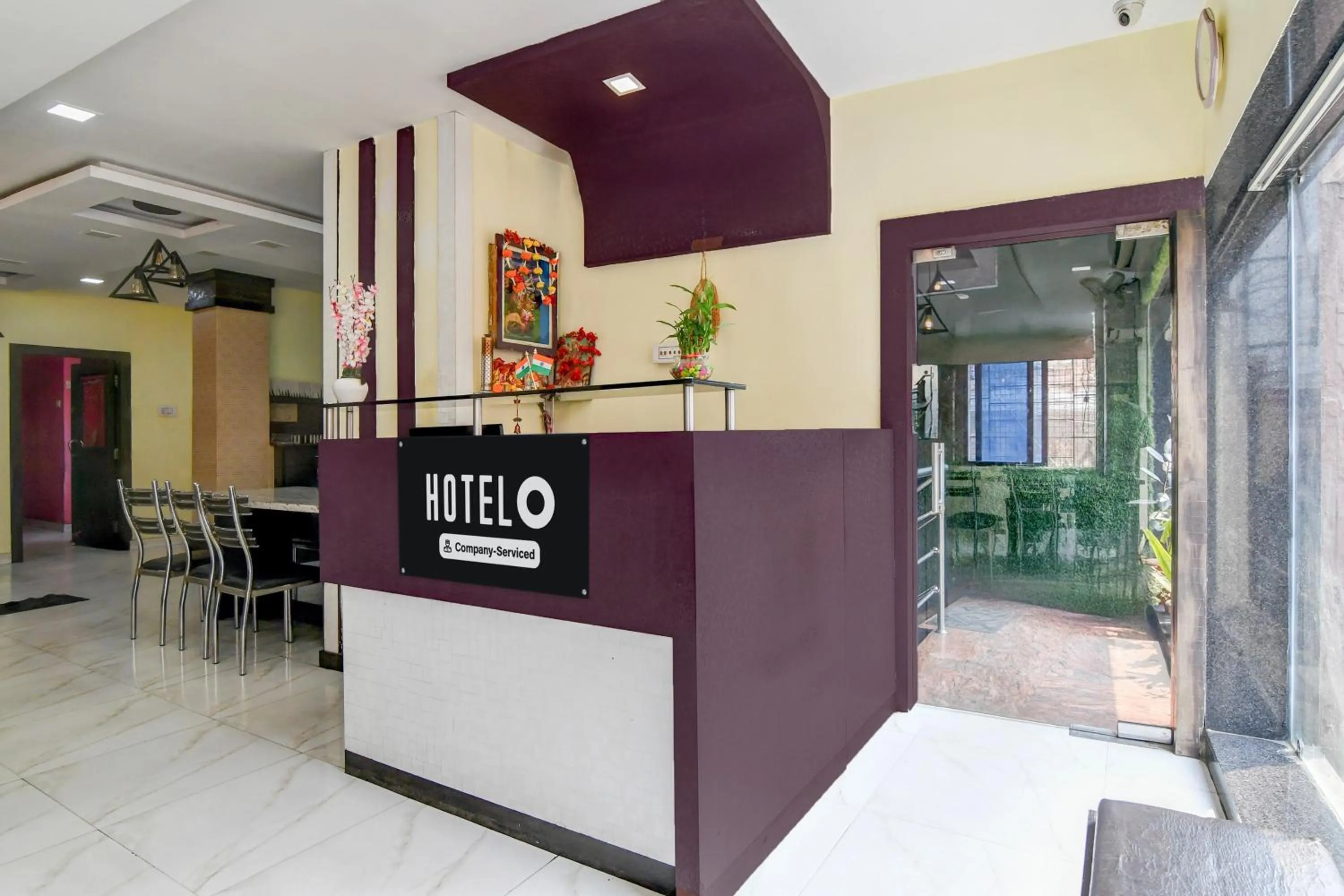 Lobby or reception in Super Hotel O Serampore Railway Station Formerly Rupashi Guest House