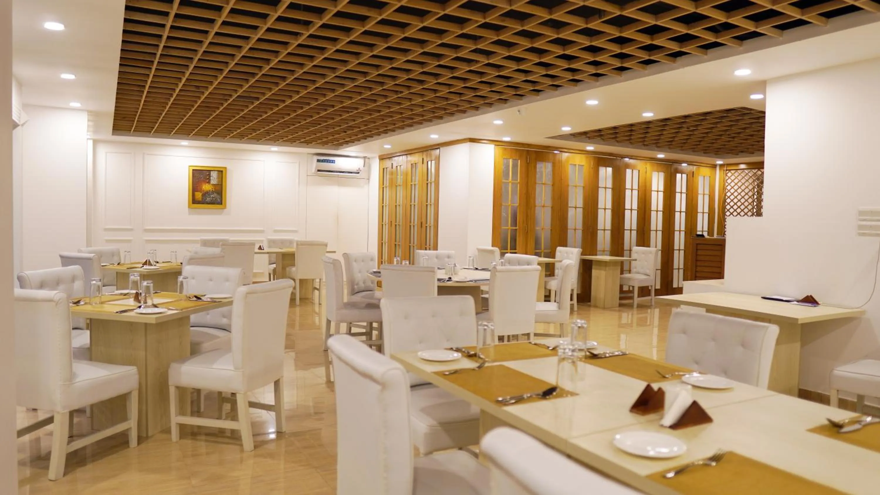 Restaurant/places to eat in Grand Vistana
