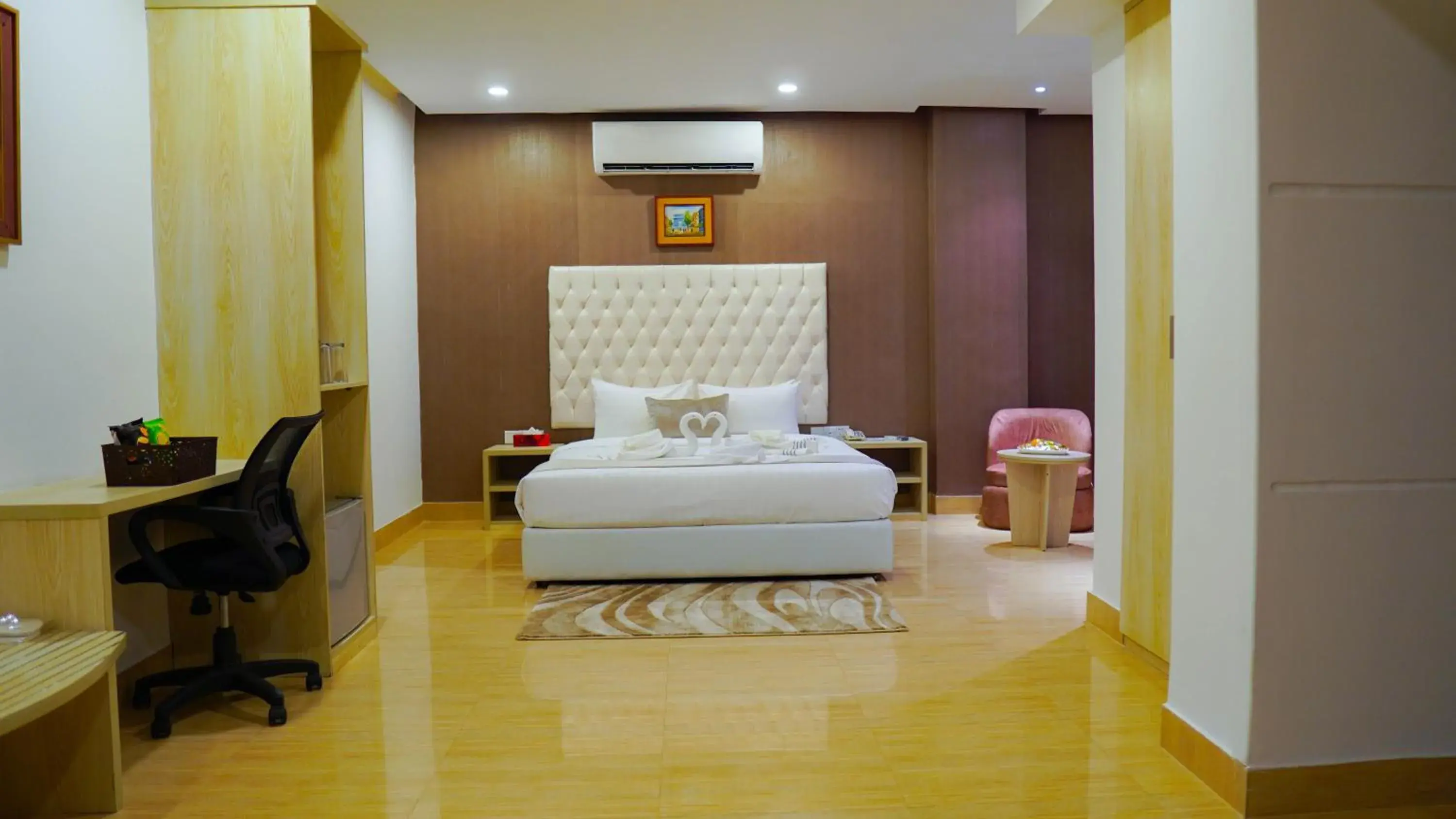 Executive Suite - single occupancy in Grand Vistana Executive Suite - single occupancy in Grand Vistana